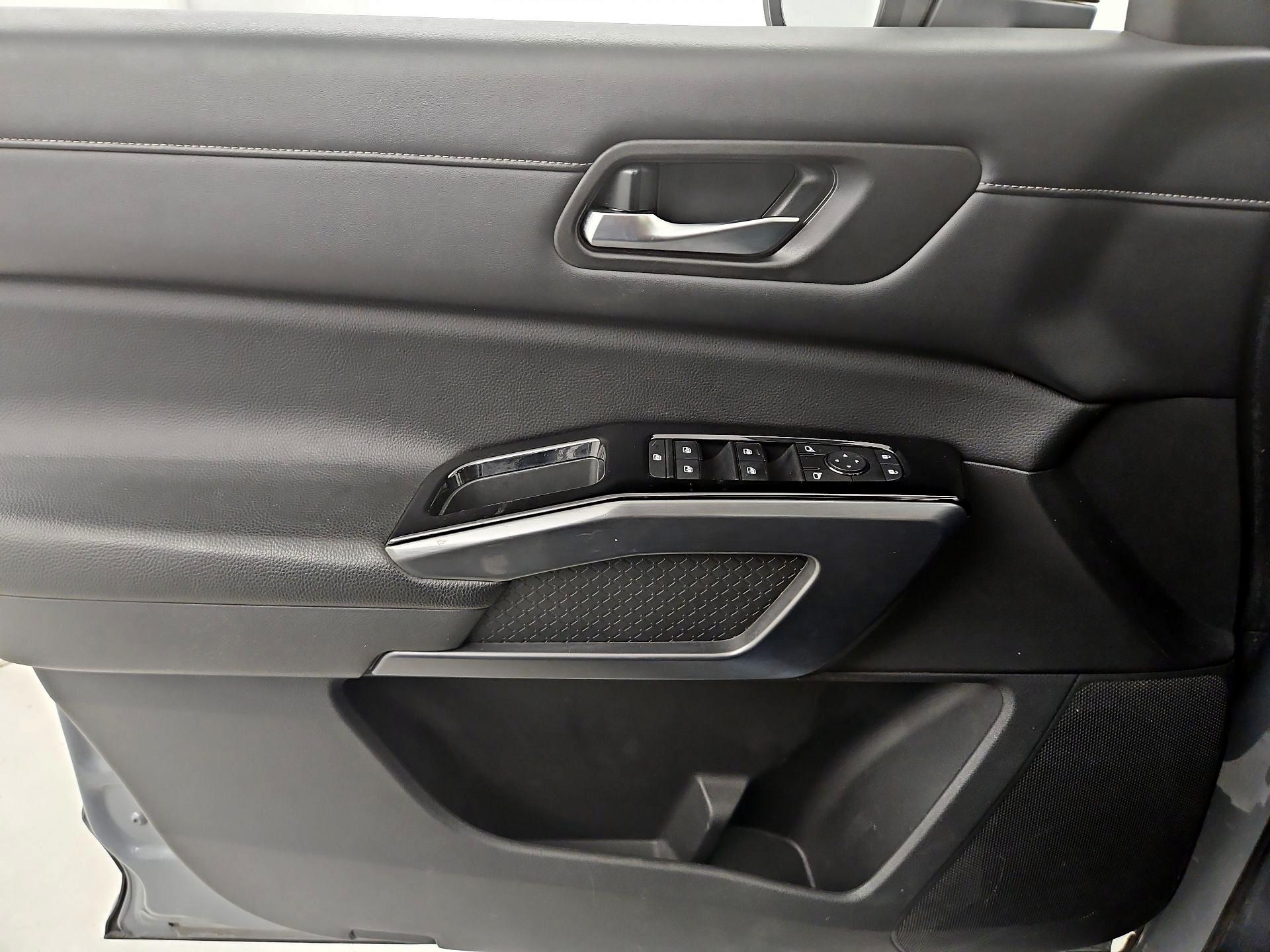 Thumbnail: 2023 Nissan Pathfinder - 12