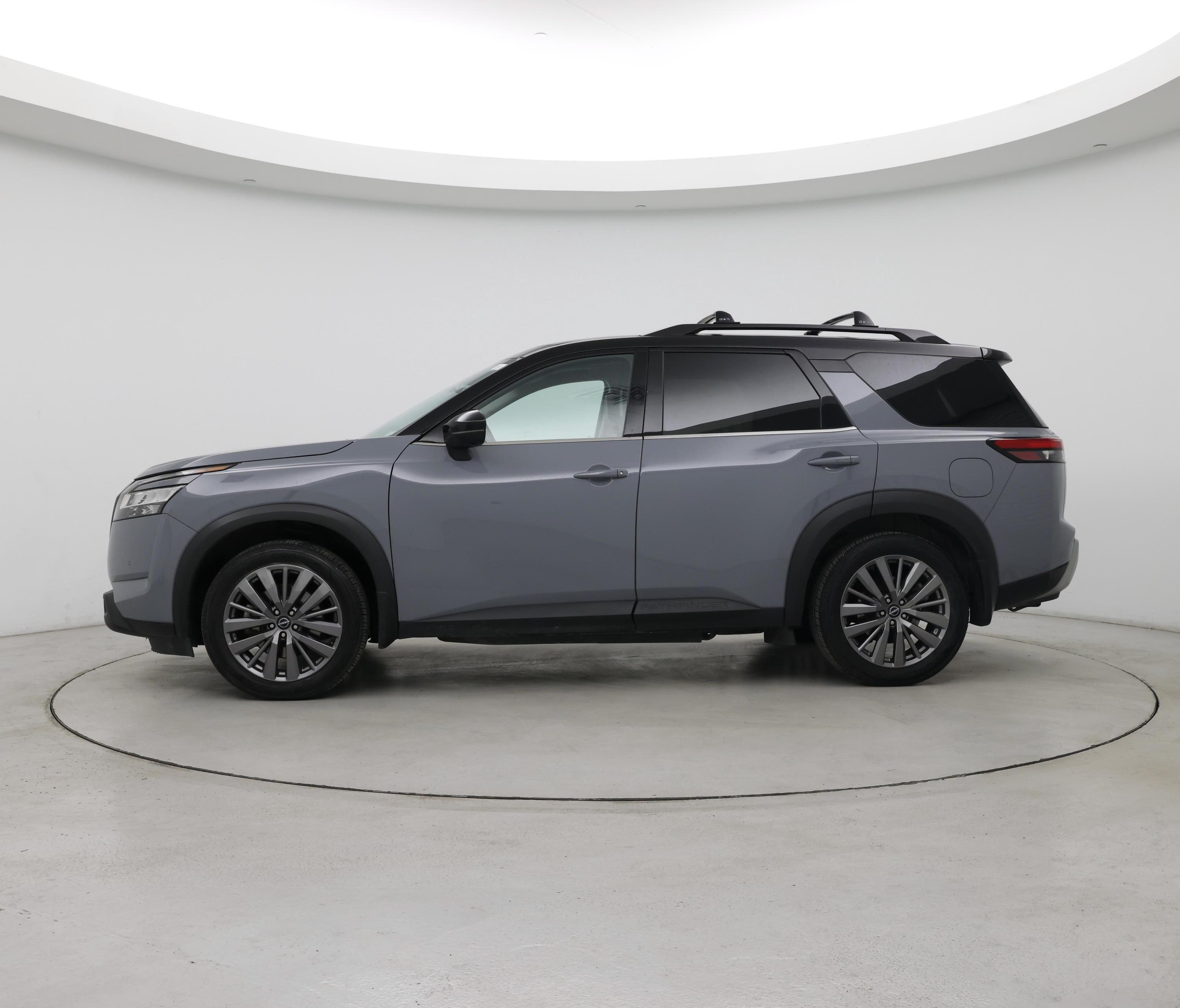 Thumbnail: 2023 Nissan Pathfinder - 3