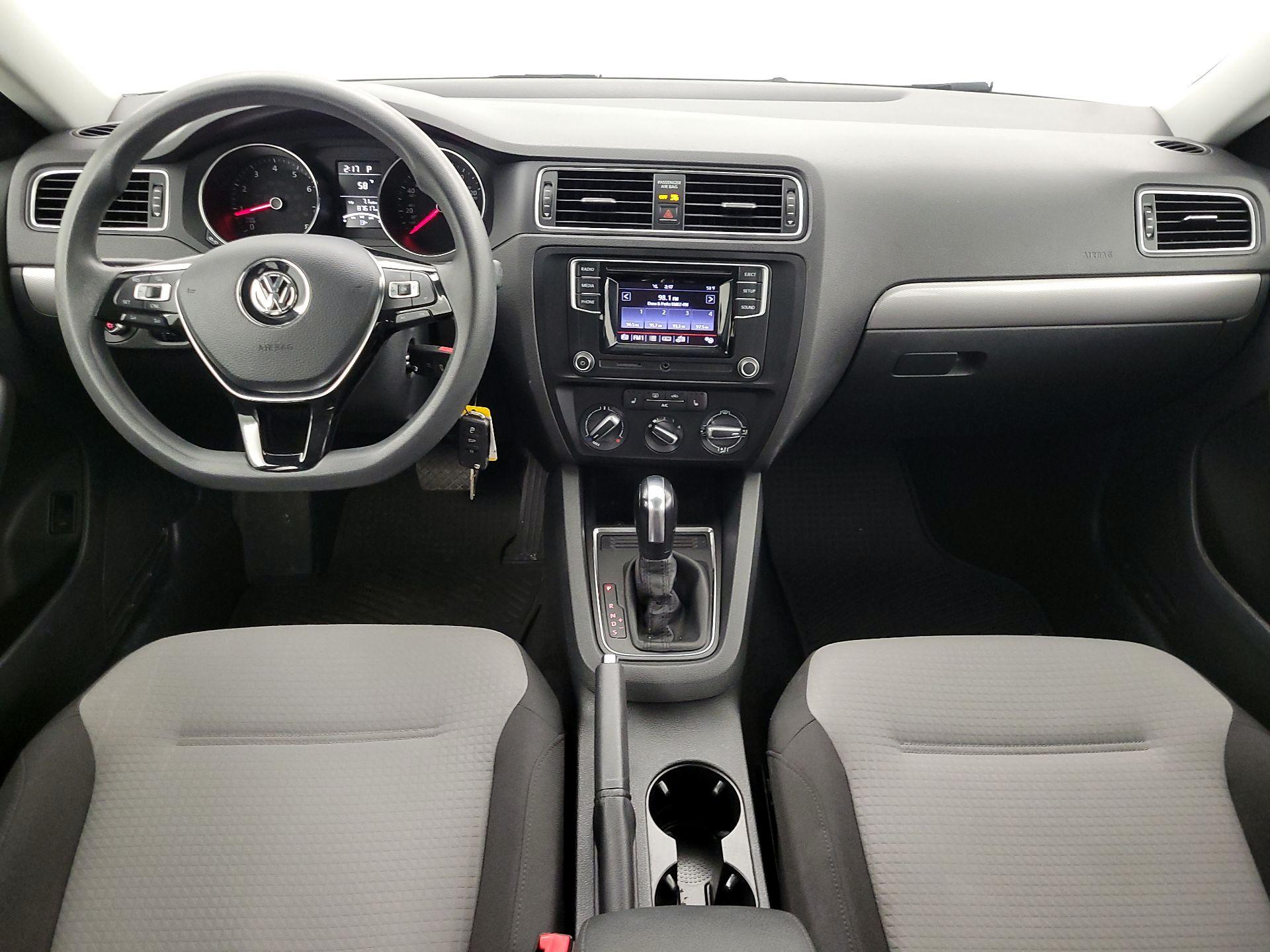 Thumbnail: 2017 Volkswagen Jetta - 9