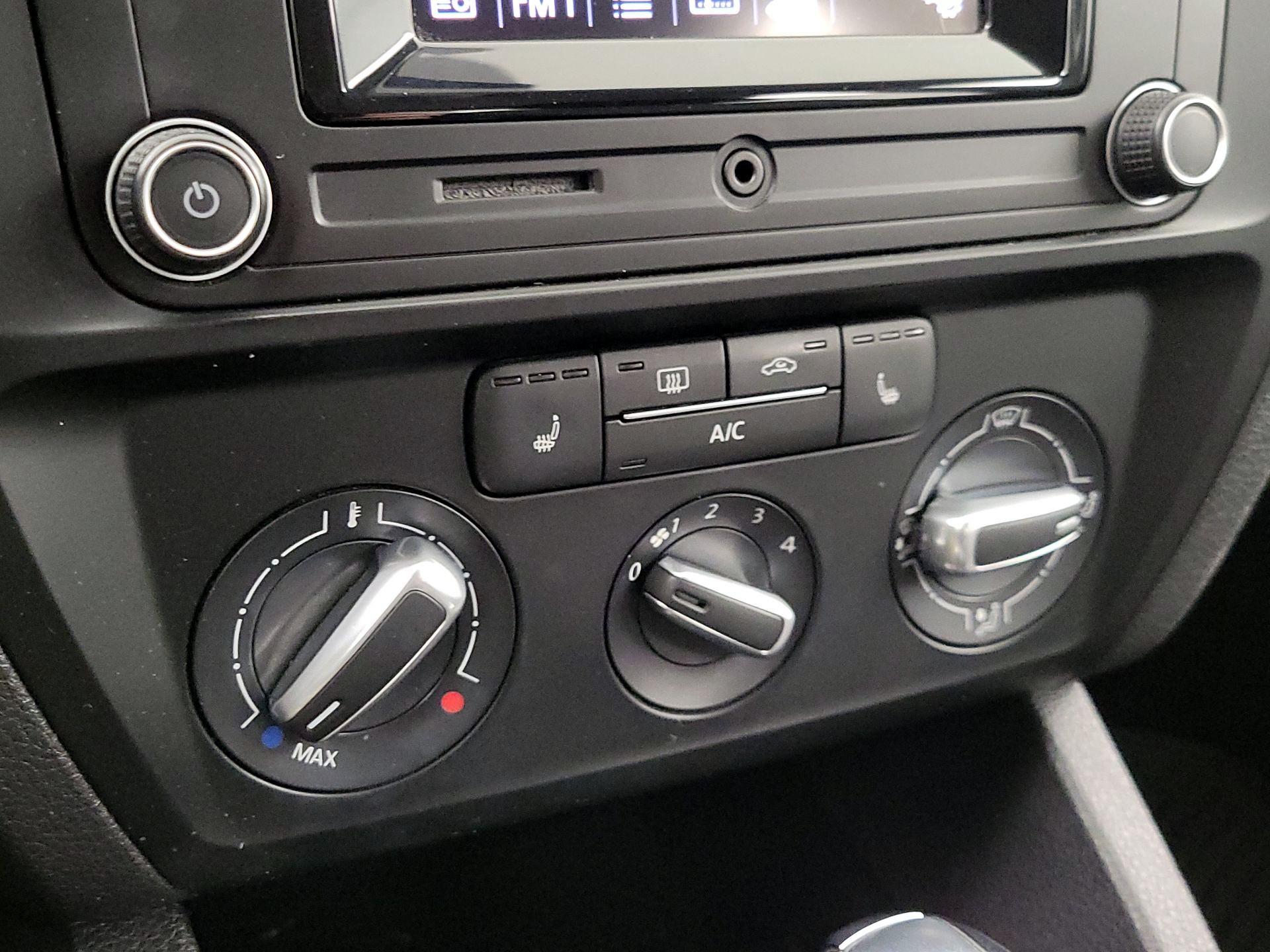 Thumbnail: 2017 Volkswagen Jetta - 16