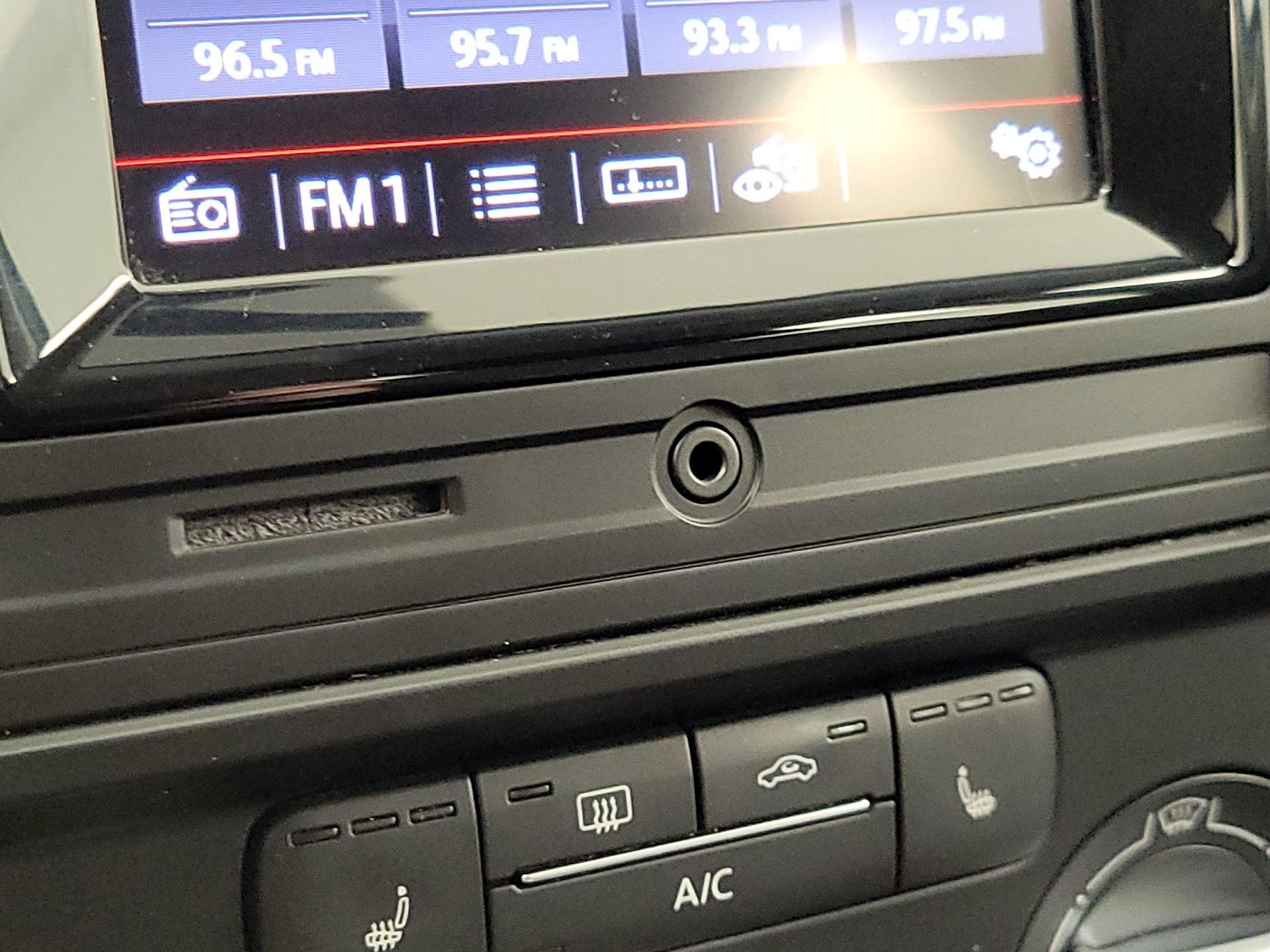 Thumbnail: 2017 Volkswagen Jetta - 18