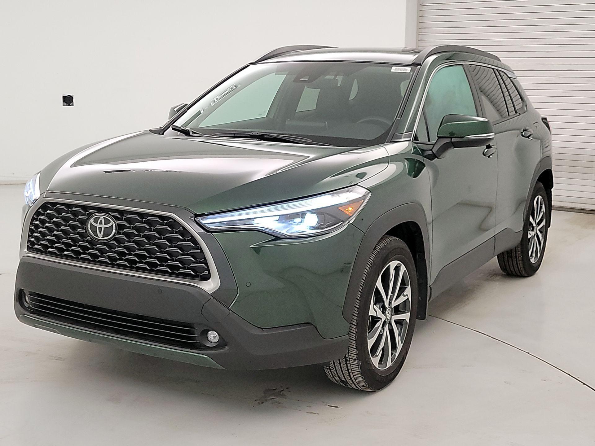 Thumbnail: 2022 Toyota Corolla Cross - 3