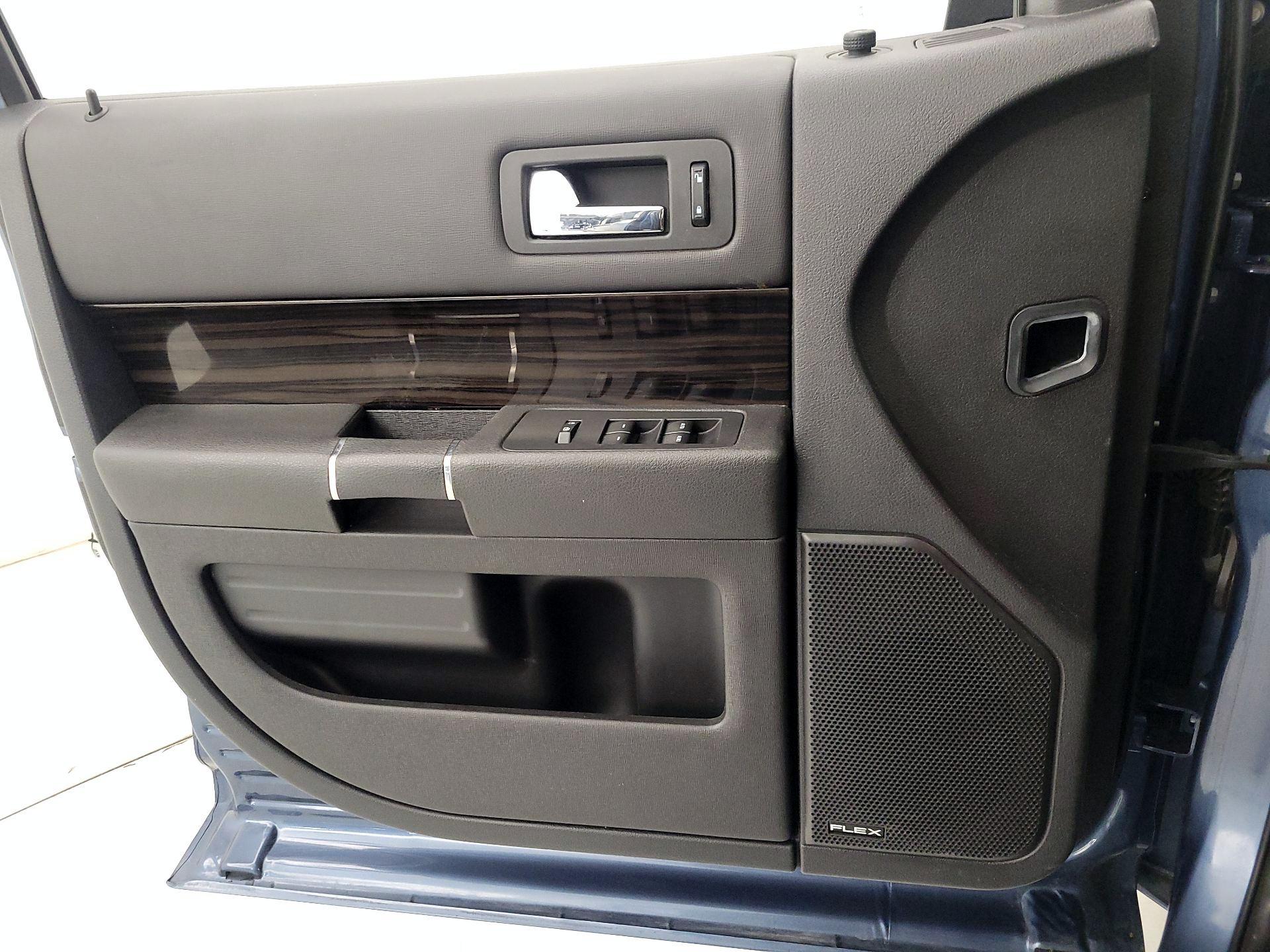 Thumbnail: 2019 Ford Flex - 12