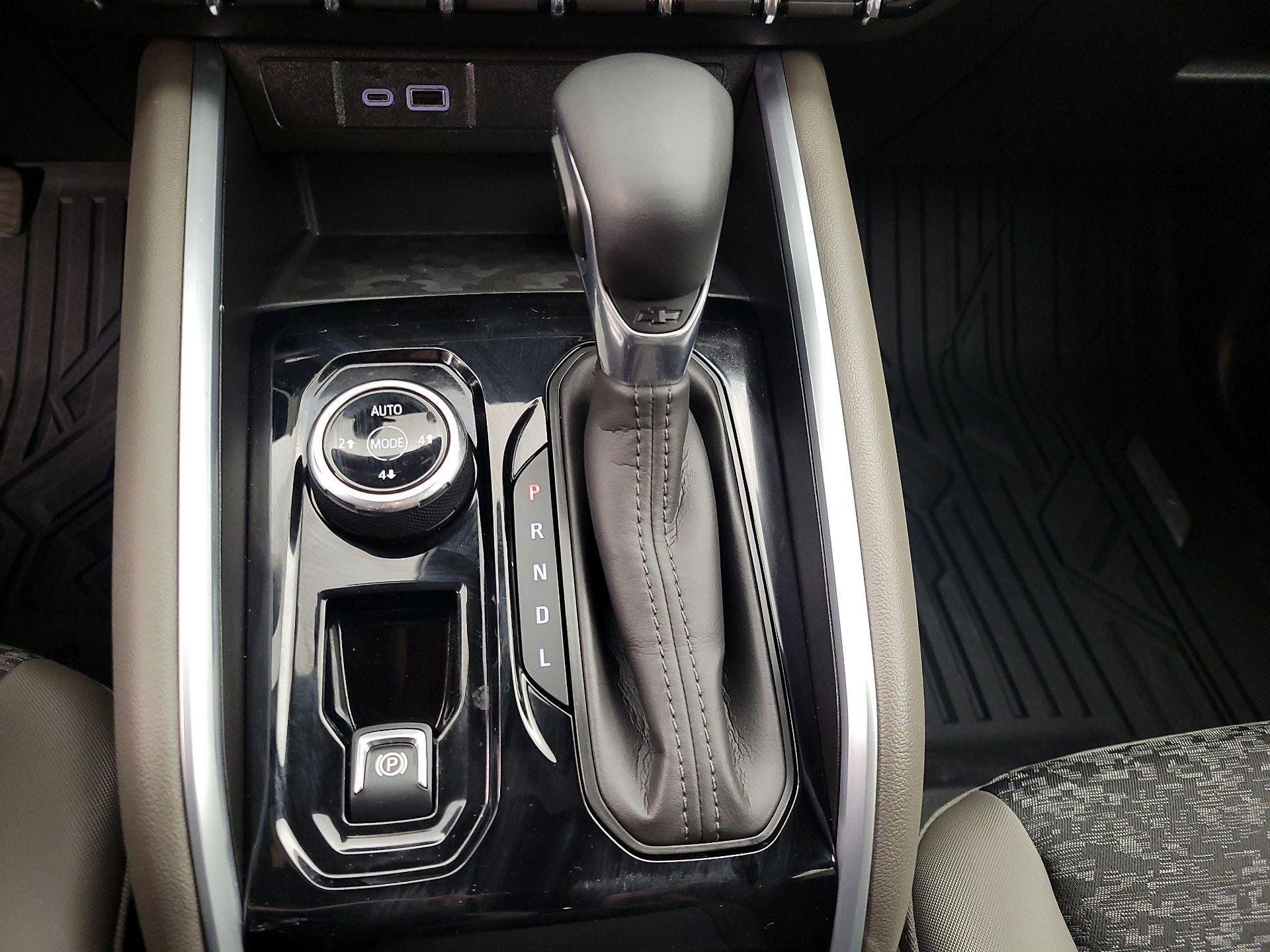 Thumbnail: 2024 Chevrolet Colorado - 17