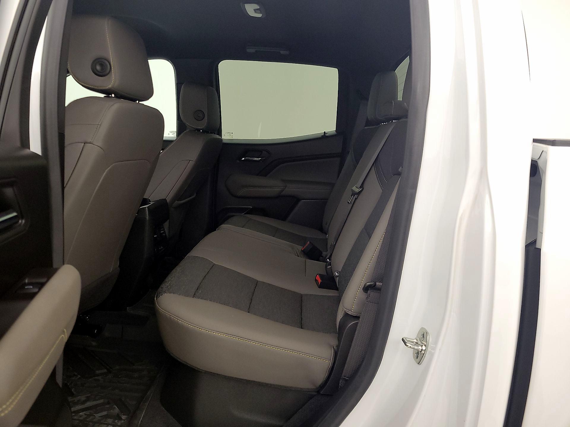 Thumbnail: 2024 Chevrolet Colorado - 19