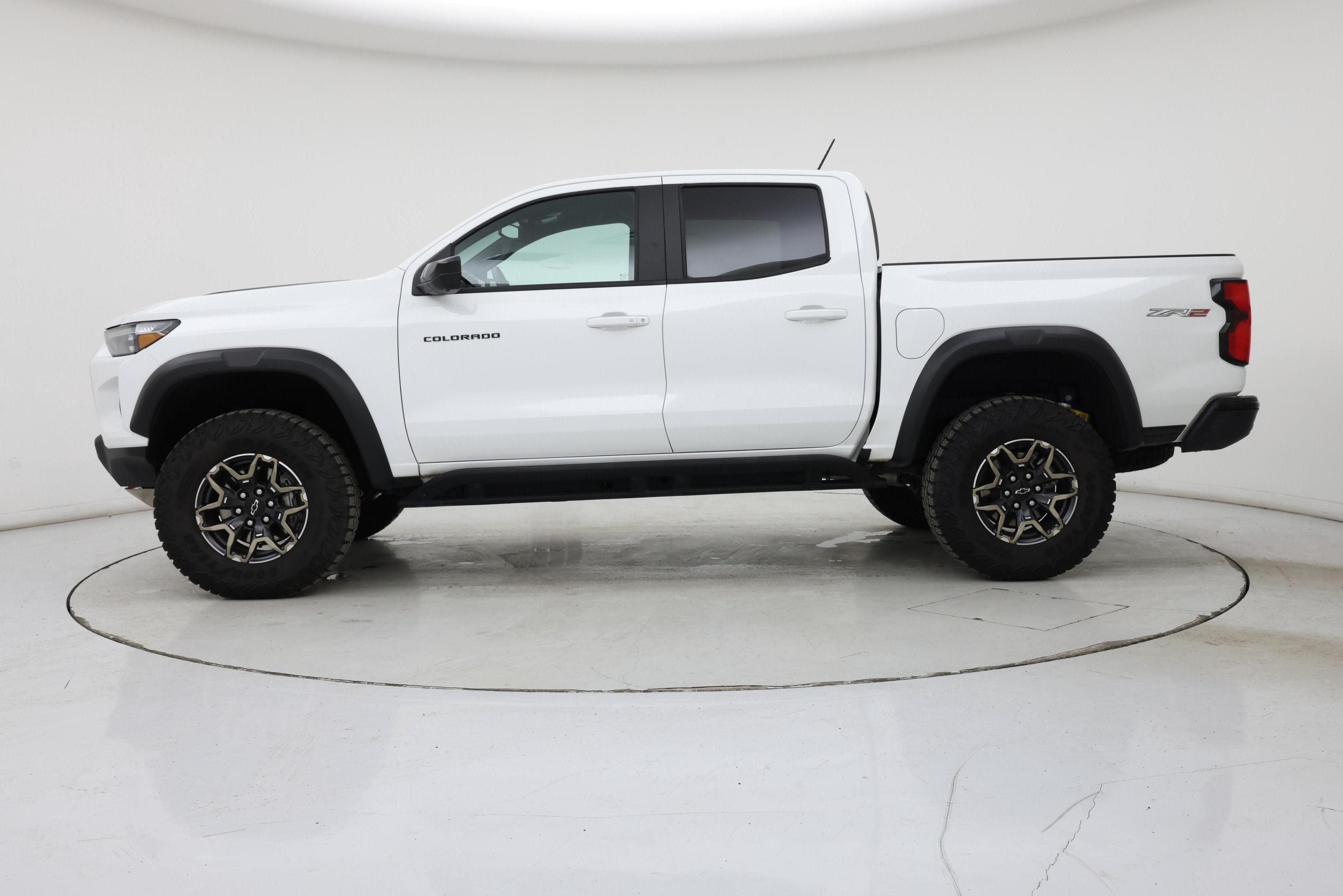 Thumbnail: 2024 Chevrolet Colorado - 3