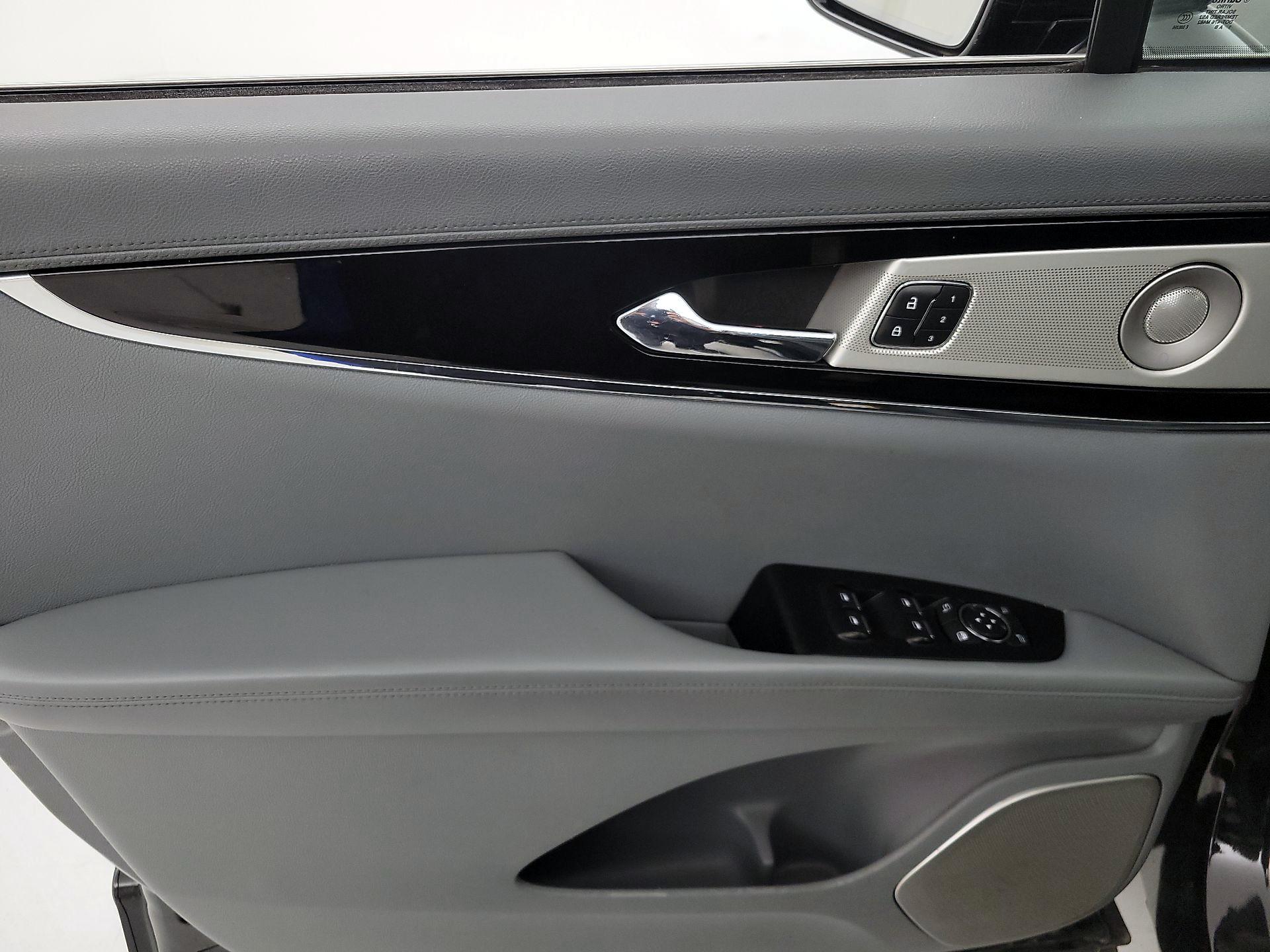 Thumbnail: 2022 Lincoln Nautilus - 12