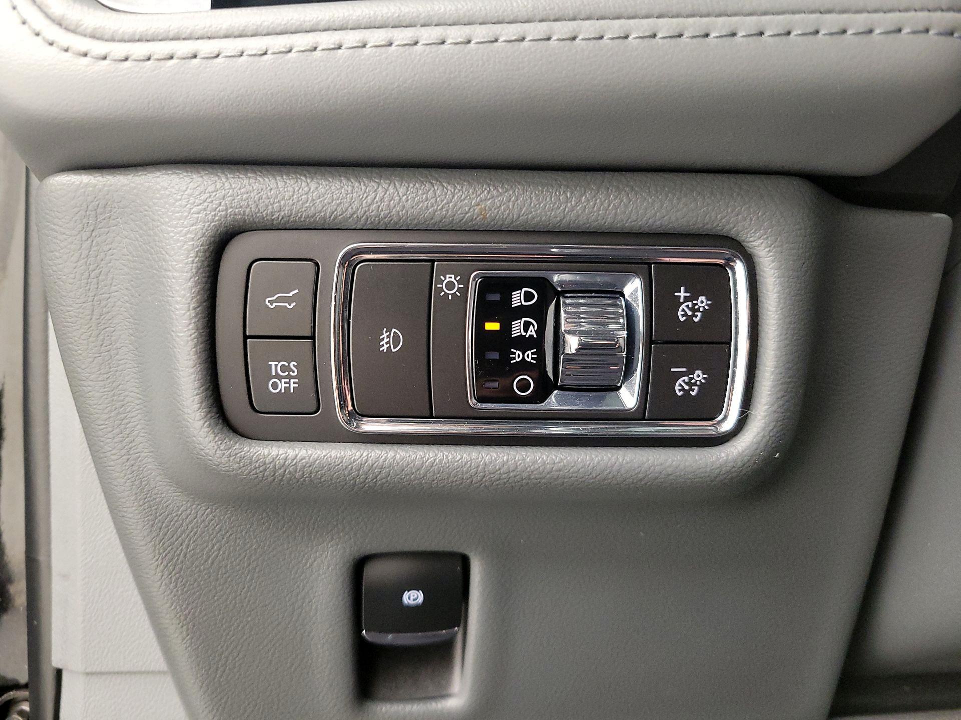 Thumbnail: 2022 Lincoln Nautilus - 13