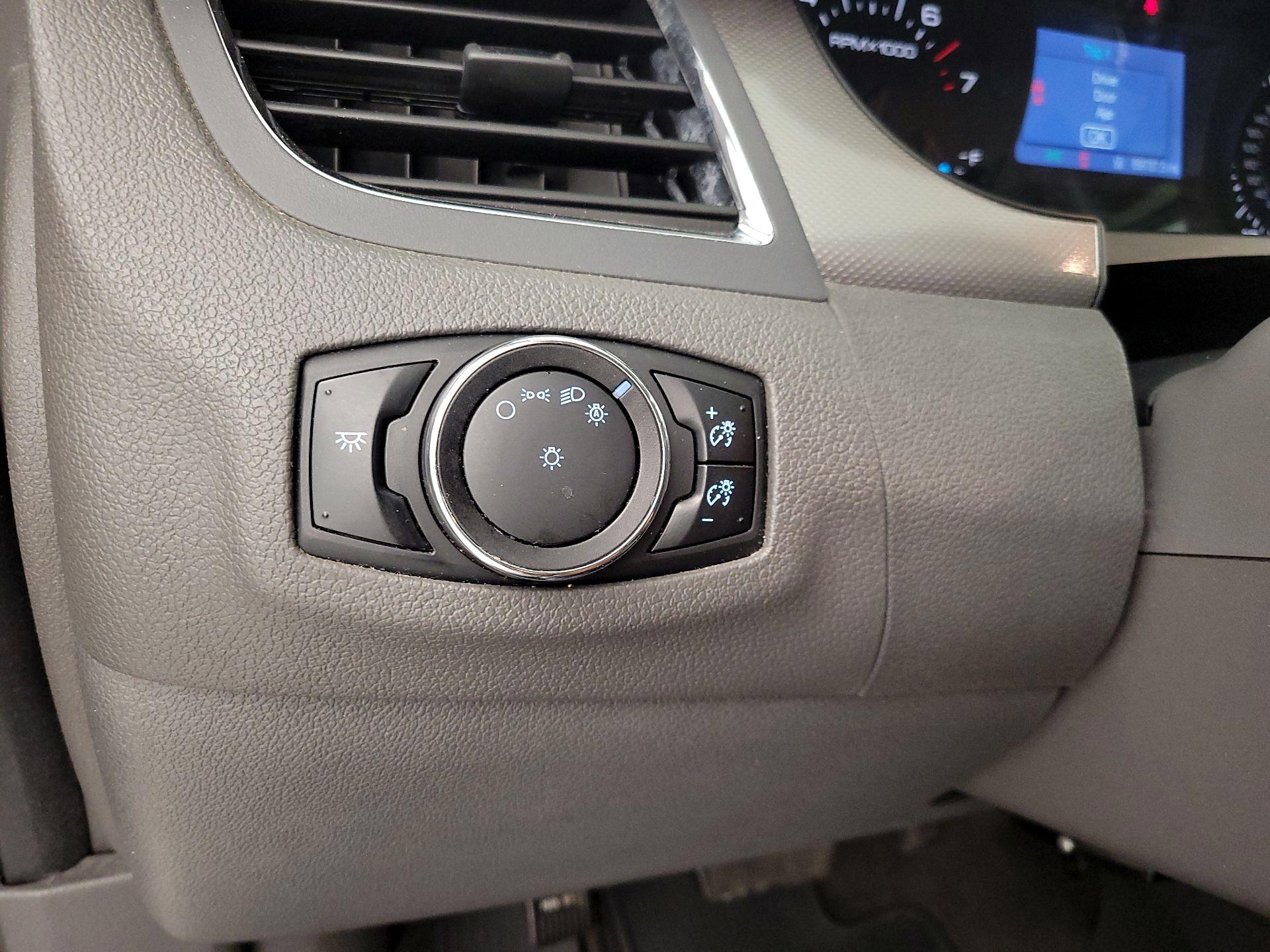 Thumbnail: 2014 Ford Edge - 13