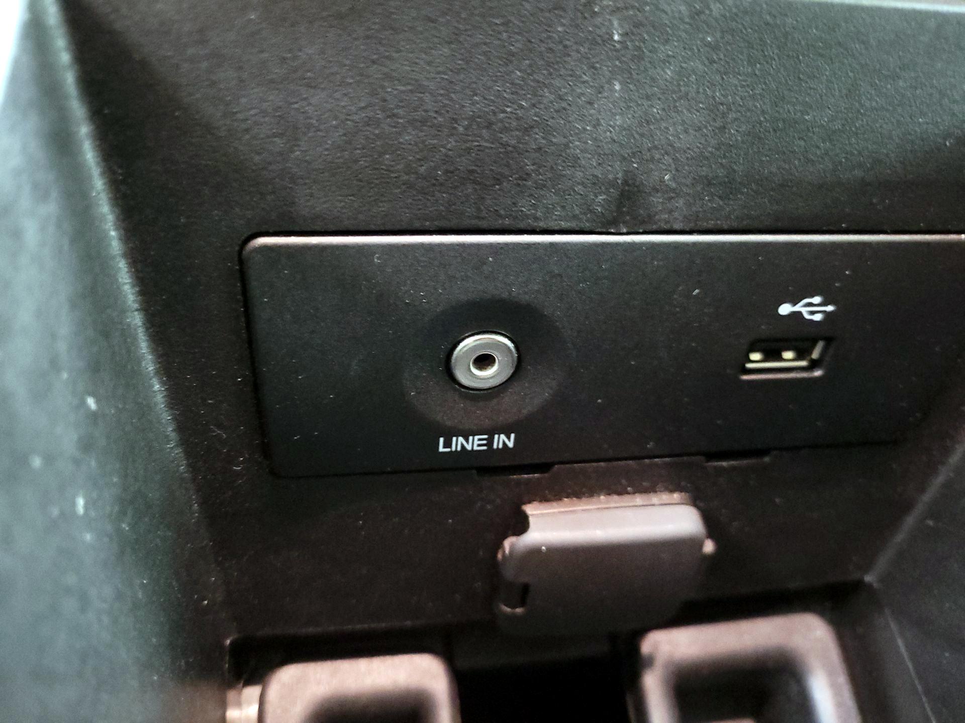 Thumbnail: 2014 Ford Edge - 17