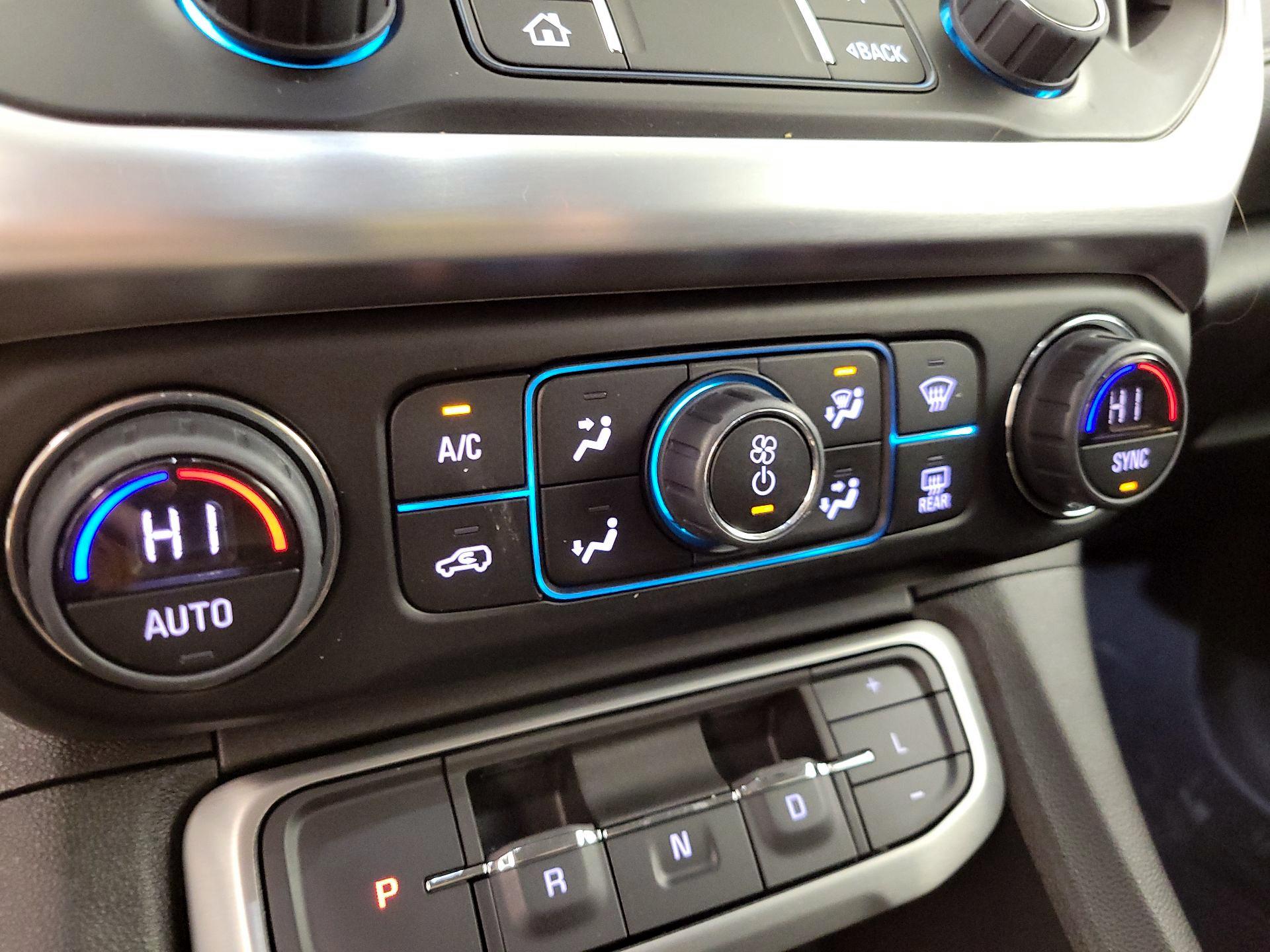 Thumbnail: 2023 GMC Acadia - 16