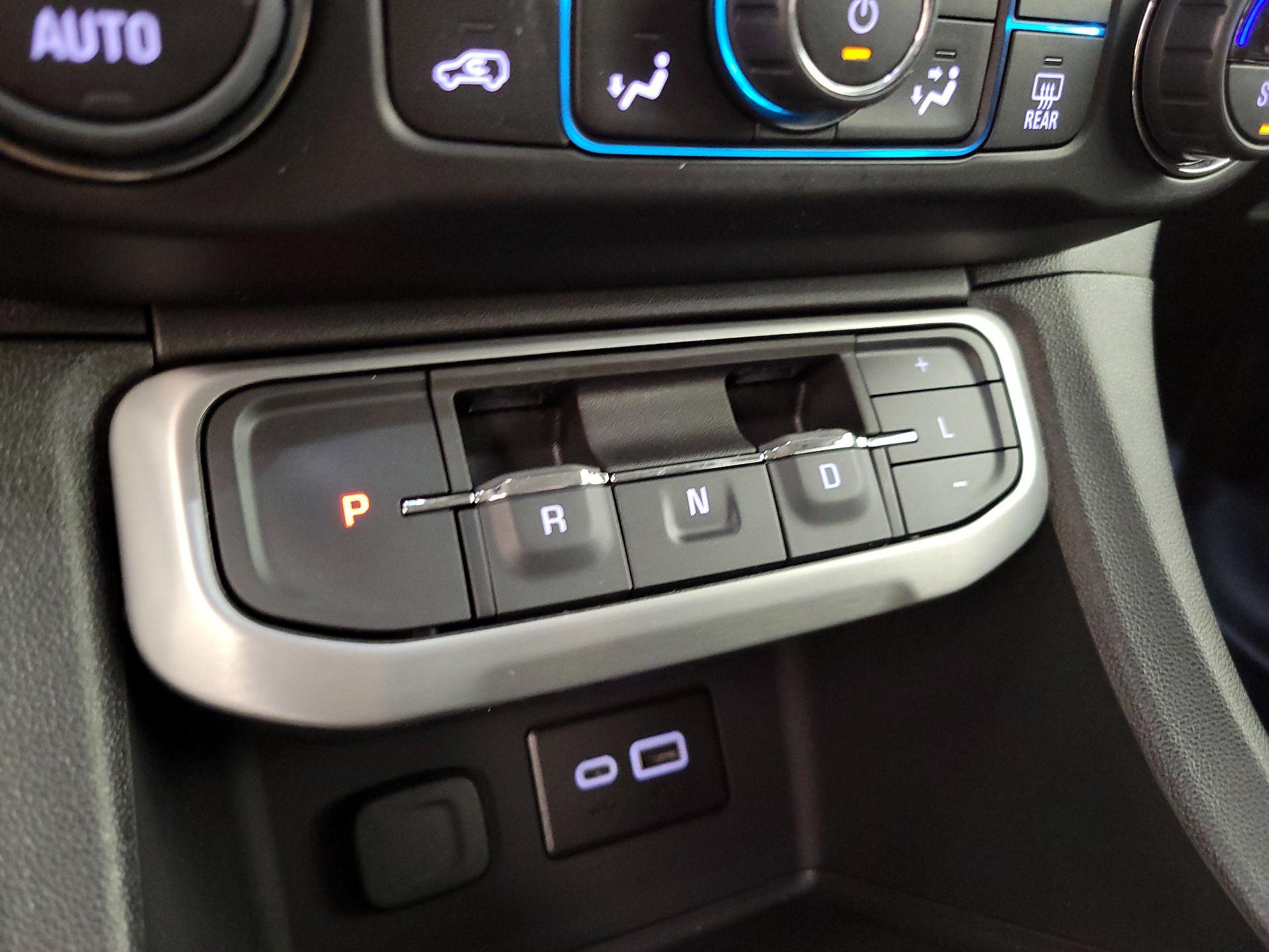 Thumbnail: 2023 GMC Acadia - 17