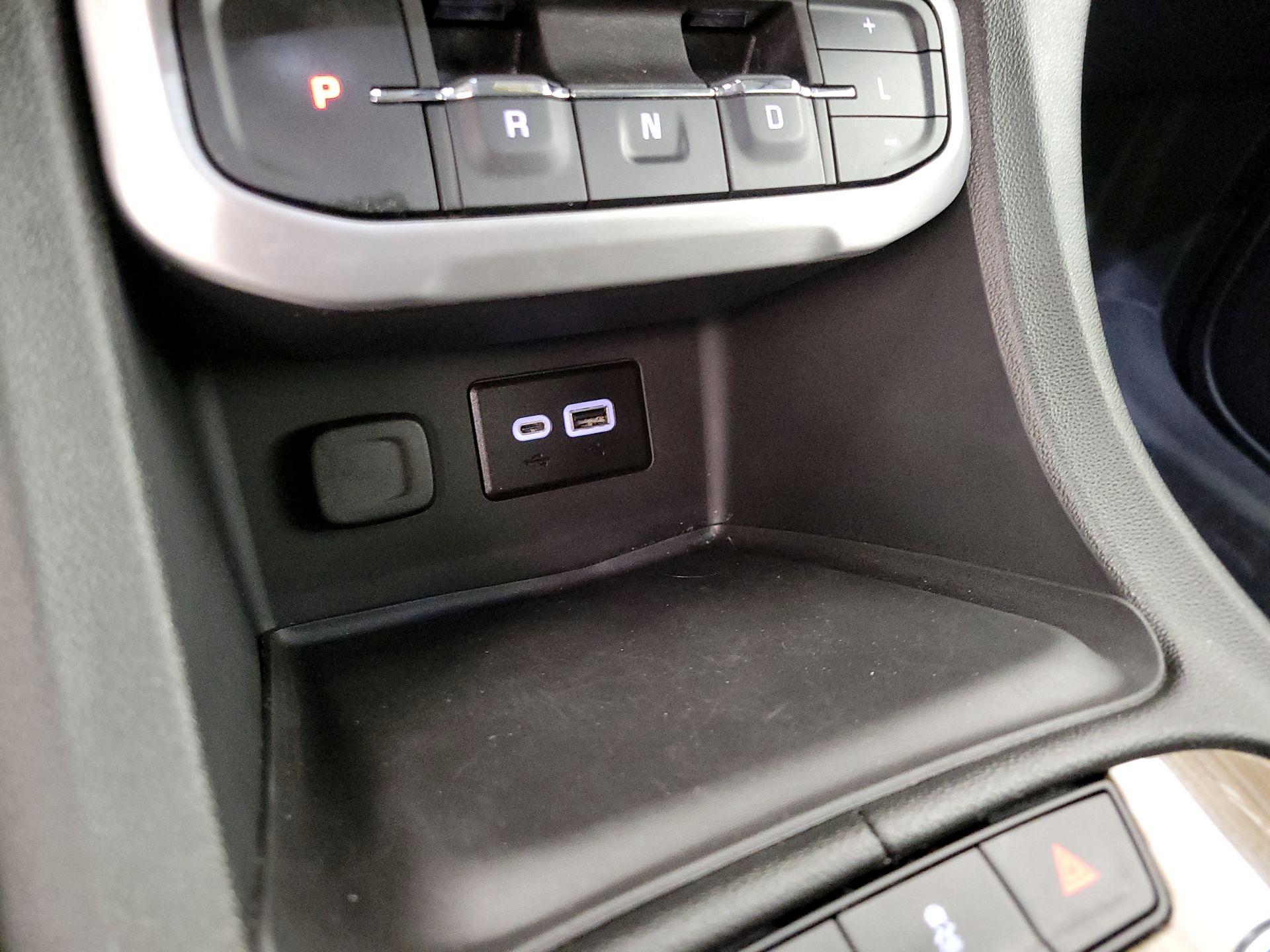 Thumbnail: 2023 GMC Acadia - 18