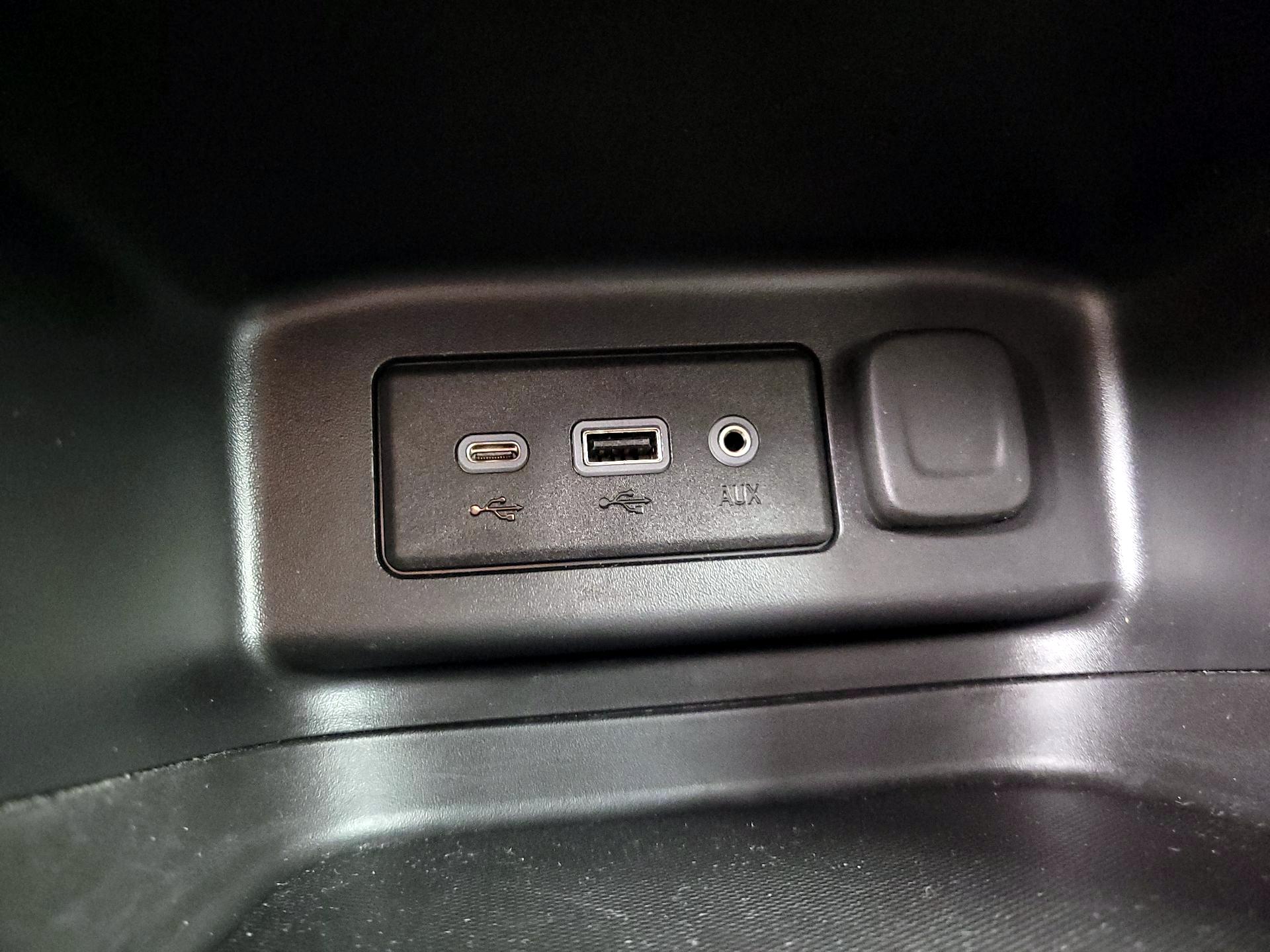 Thumbnail: 2023 Chevrolet Equinox - 18