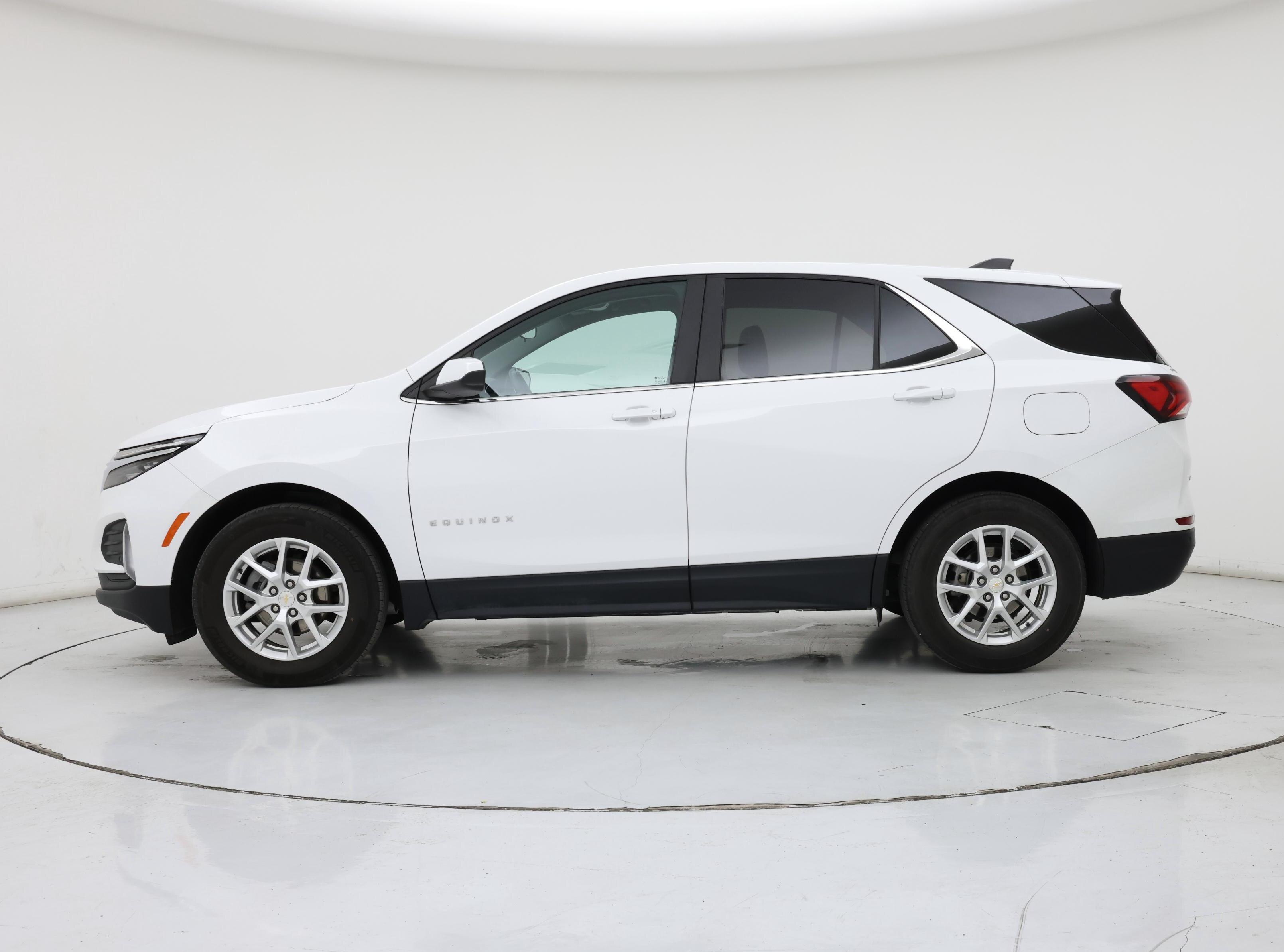 Thumbnail: 2023 Chevrolet Equinox - 3