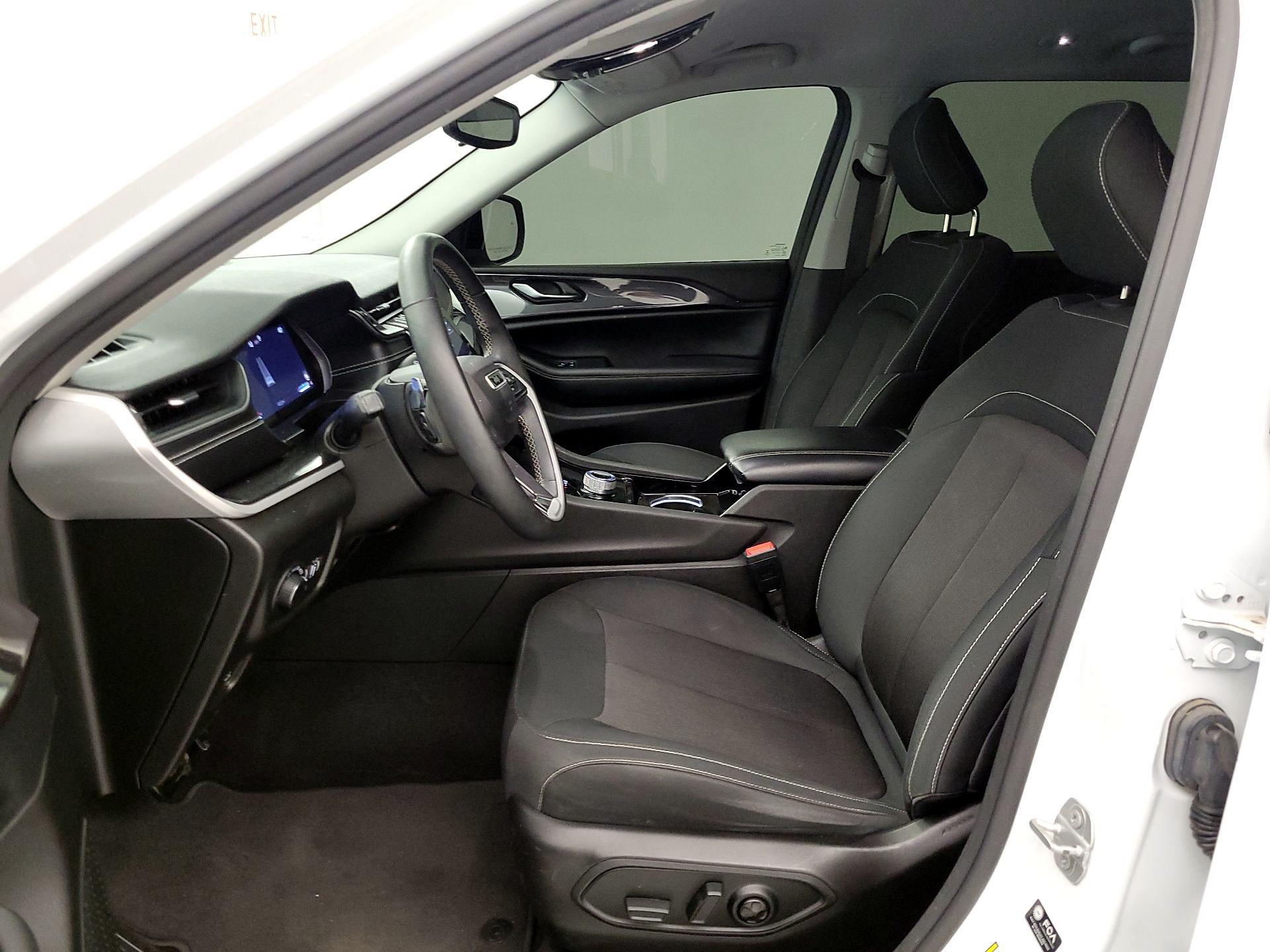 Thumbnail: 2022 Jeep Grand Cherokee L - 11