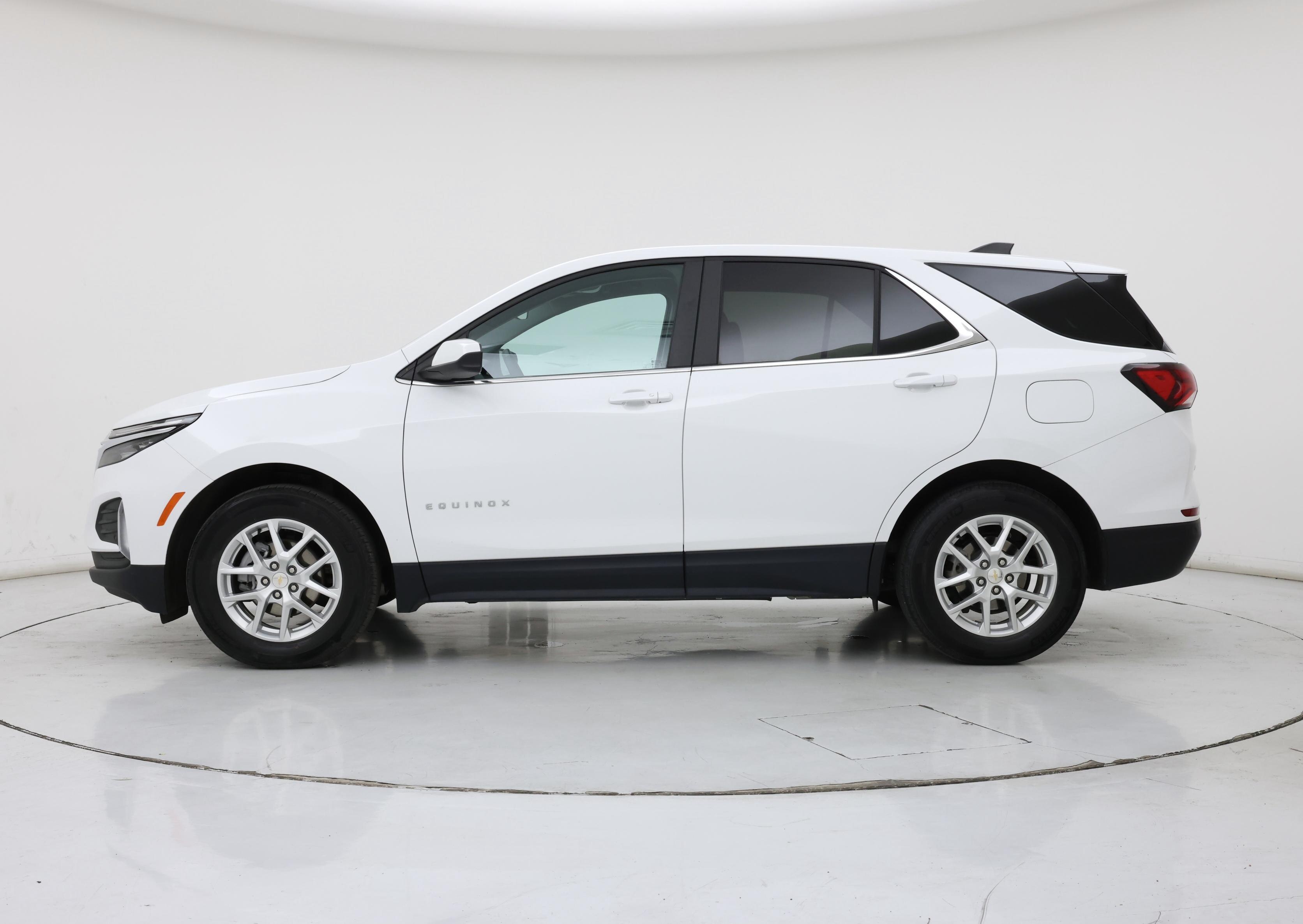 Thumbnail: 2023 Chevrolet Equinox - 3