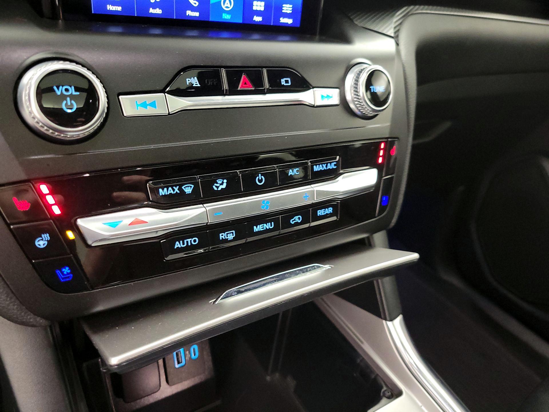 Thumbnail: 2020 Ford Explorer - 17