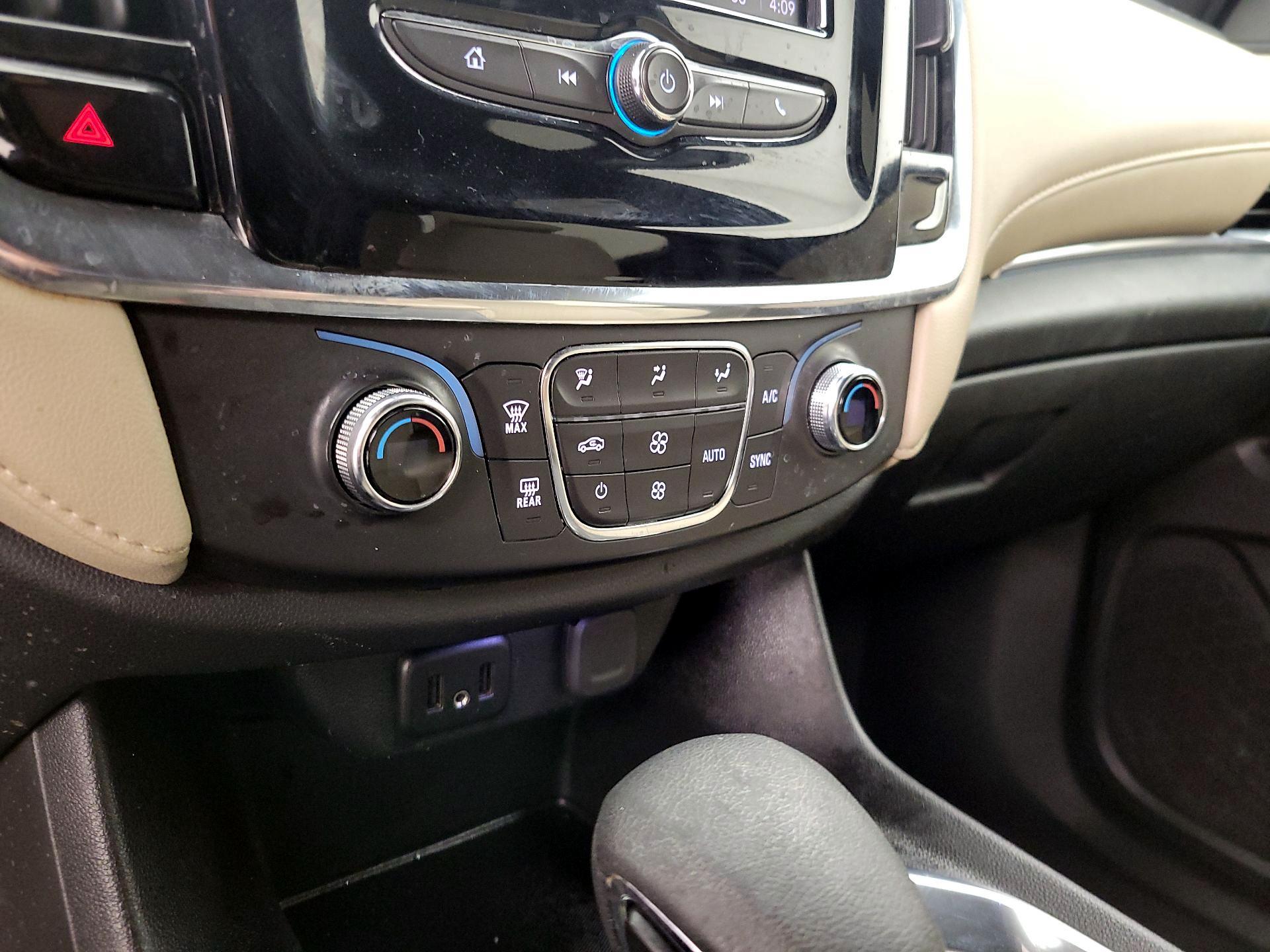 Thumbnail: 2023 Chevrolet Traverse - 16