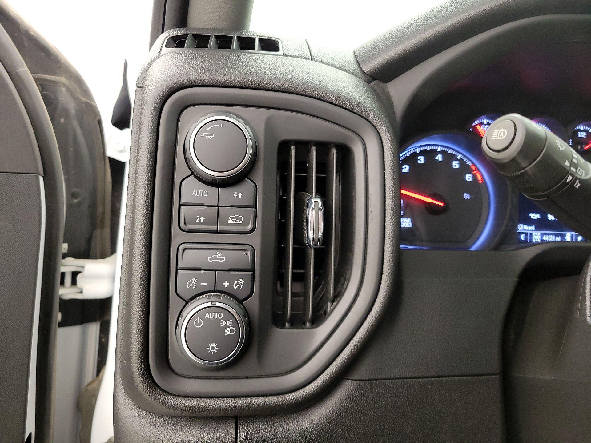 Thumbnail: 2022 Chevrolet Silverado 1500 - 13