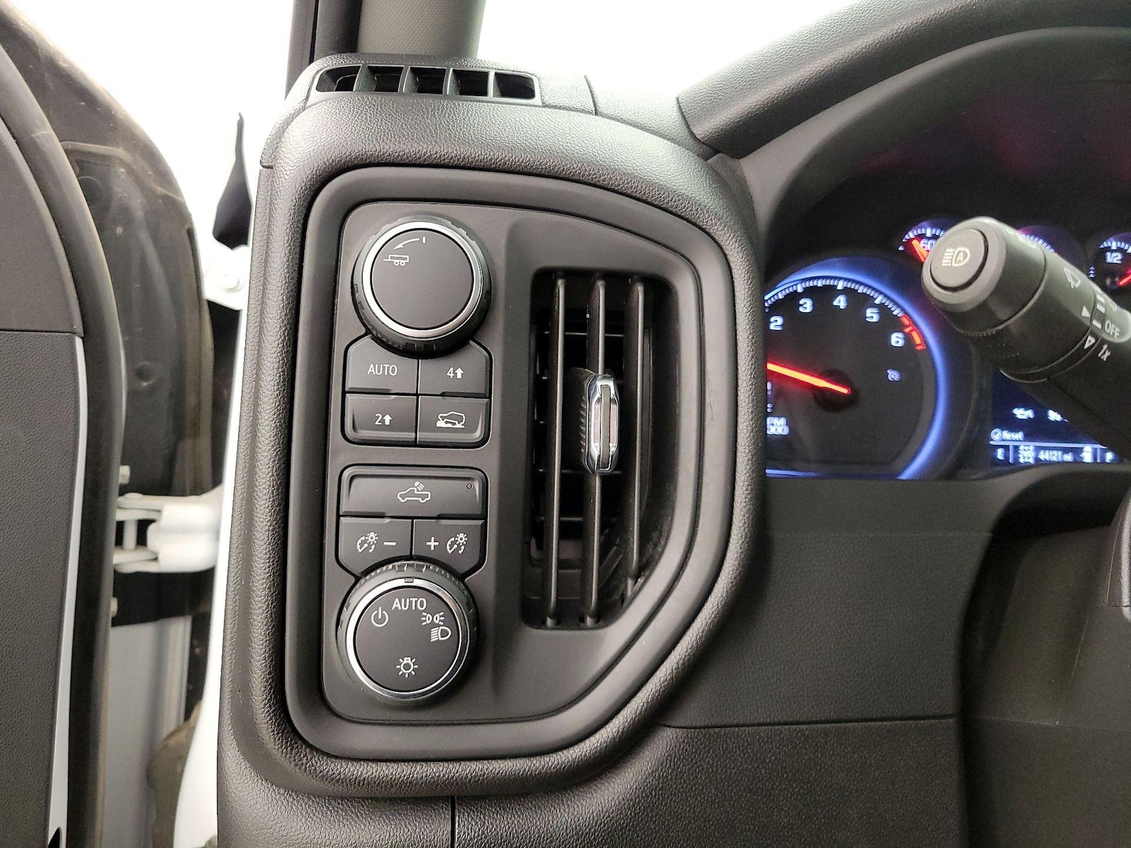 2022 Chevrolet Silverado 1500 Custom - Photo 14