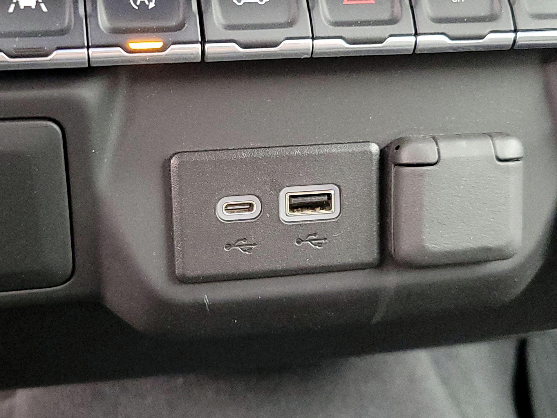 Thumbnail: 2022 Chevrolet Silverado 1500 - 18