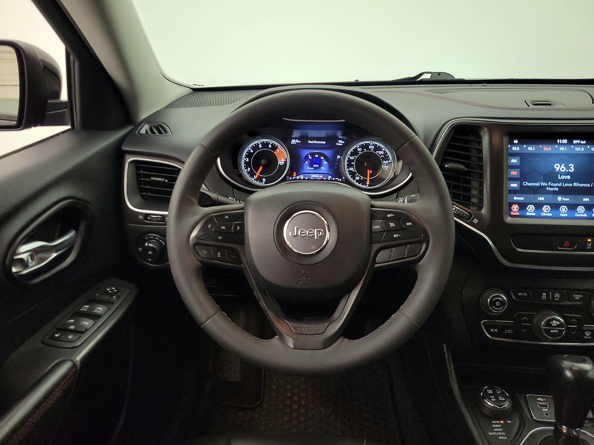 Thumbnail: 2022 Jeep Cherokee - 10