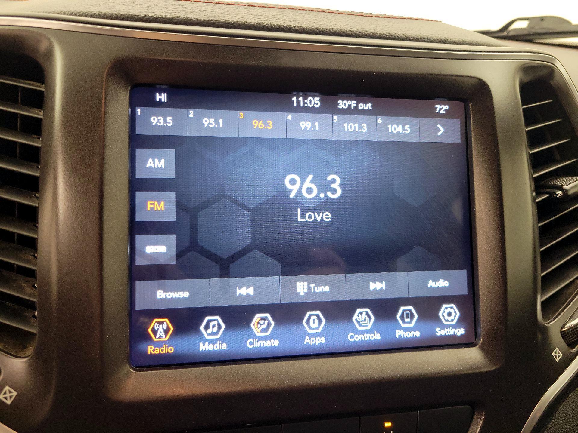 Thumbnail: 2022 Jeep Cherokee - 15