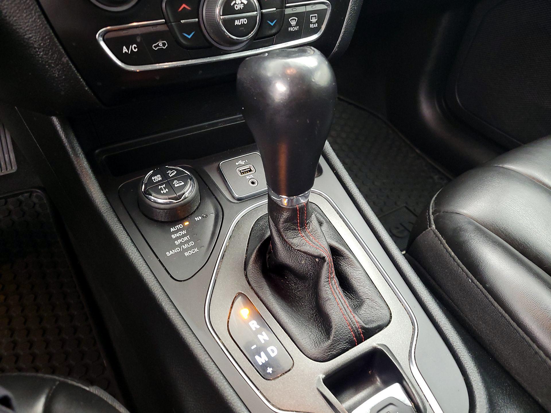 Thumbnail: 2022 Jeep Cherokee - 17