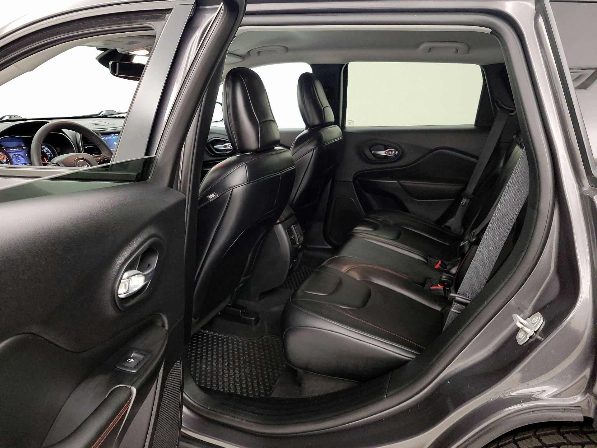 Thumbnail: 2022 Jeep Cherokee - 19