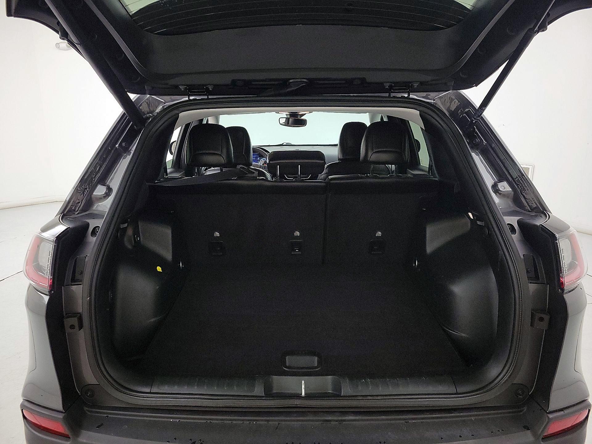 Thumbnail: 2022 Jeep Cherokee - 20