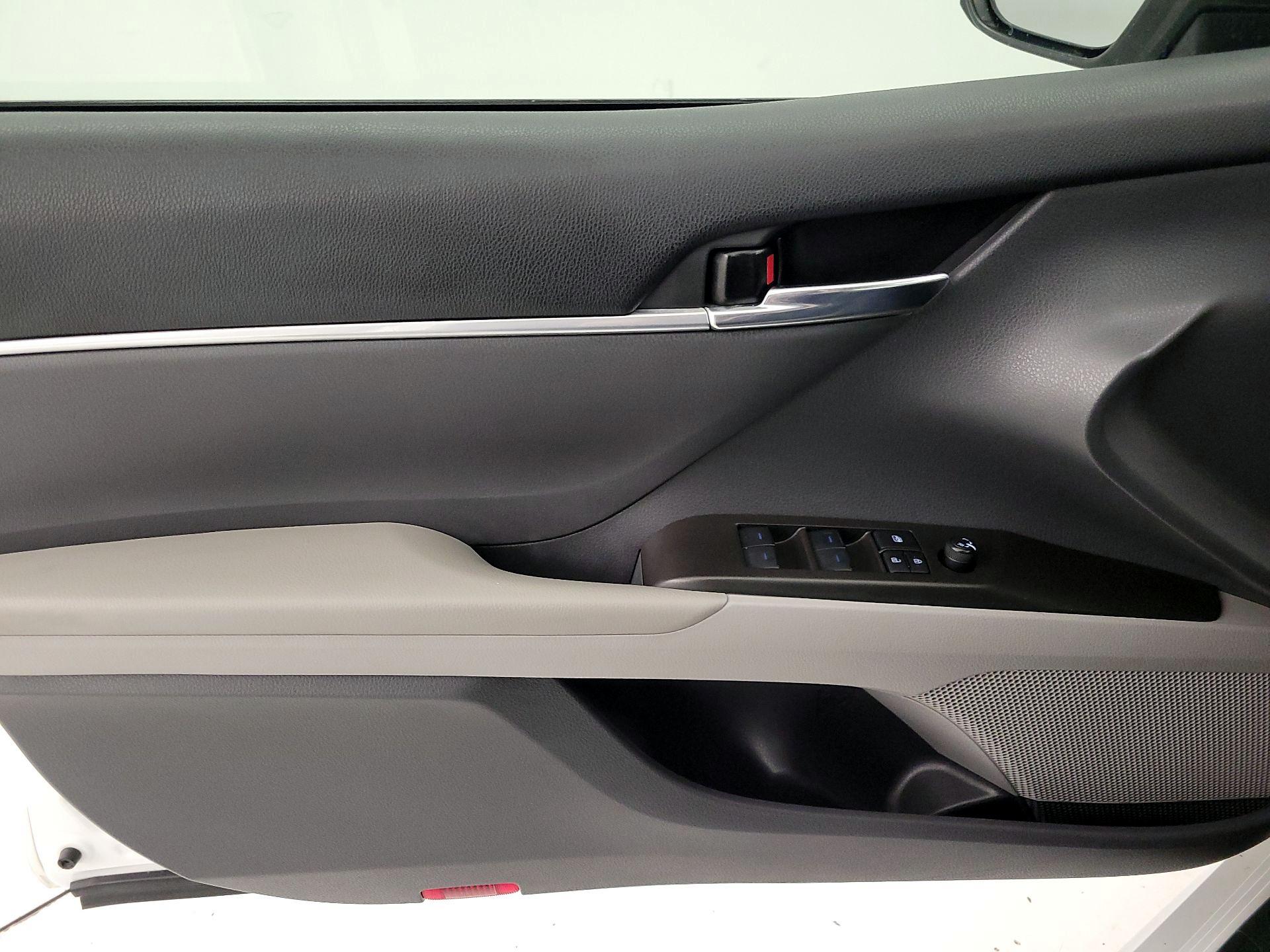 Thumbnail: 2021 Toyota Camry - 12