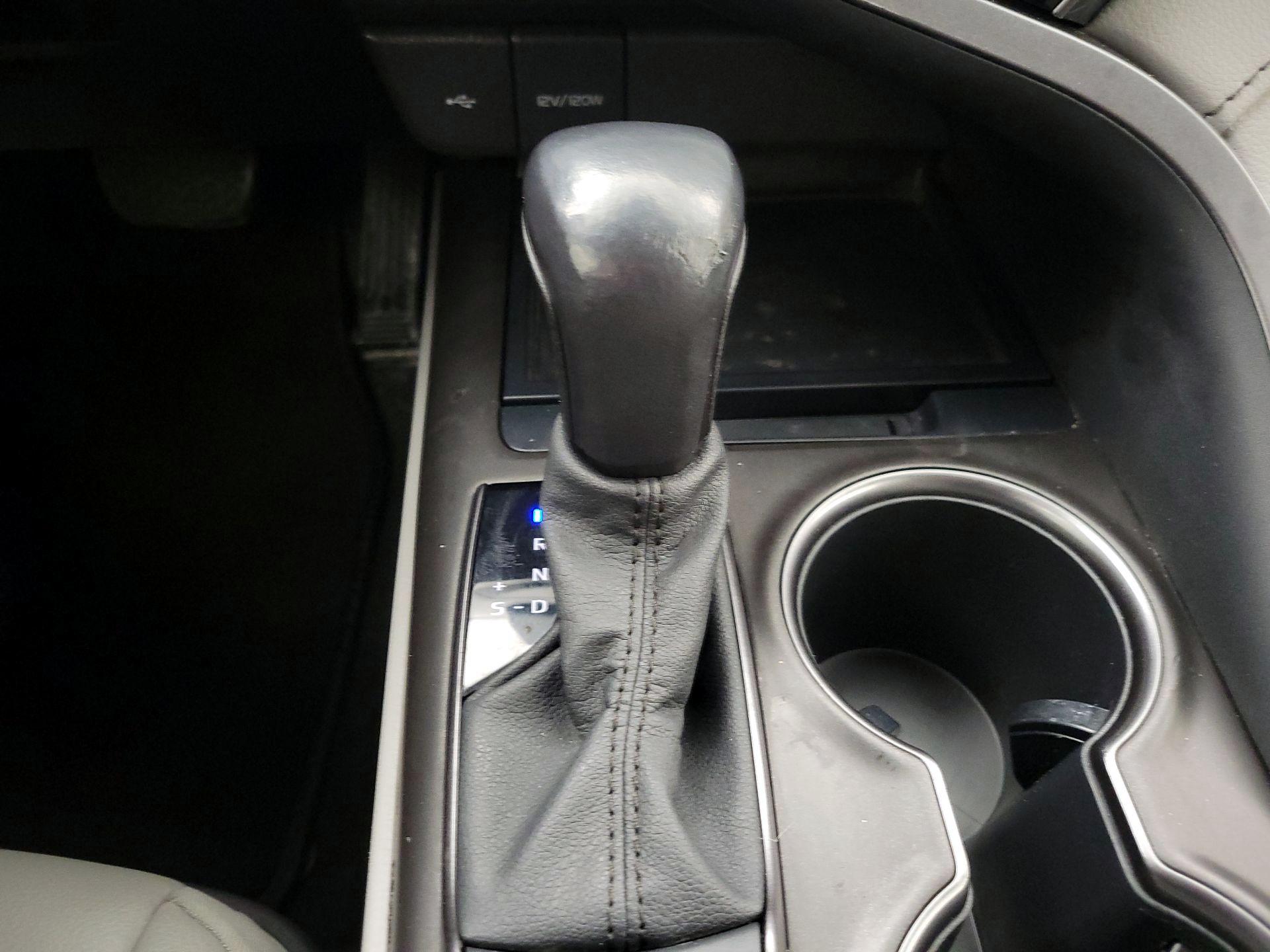 Thumbnail: 2021 Toyota Camry - 17