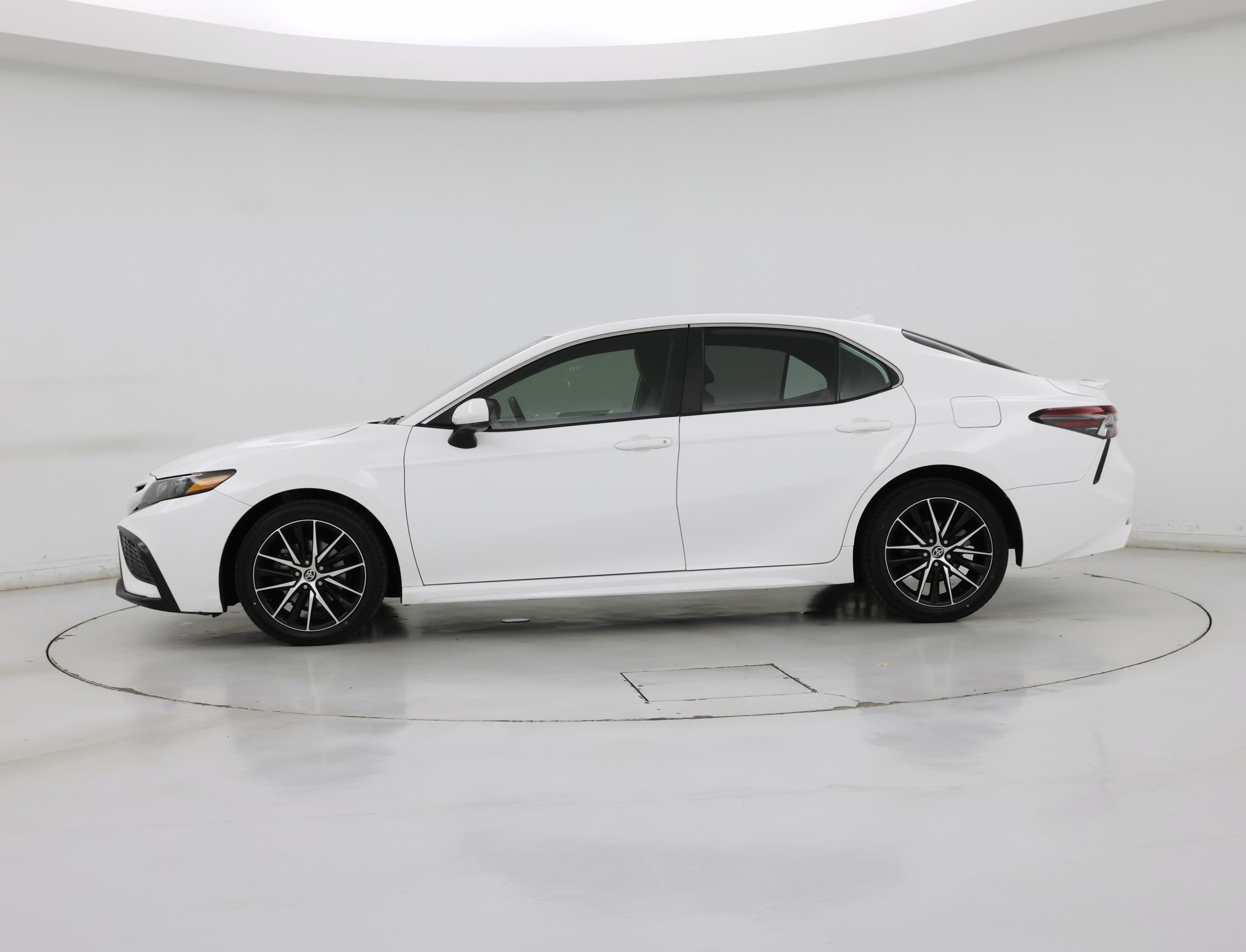 Thumbnail: 2021 Toyota Camry - 3