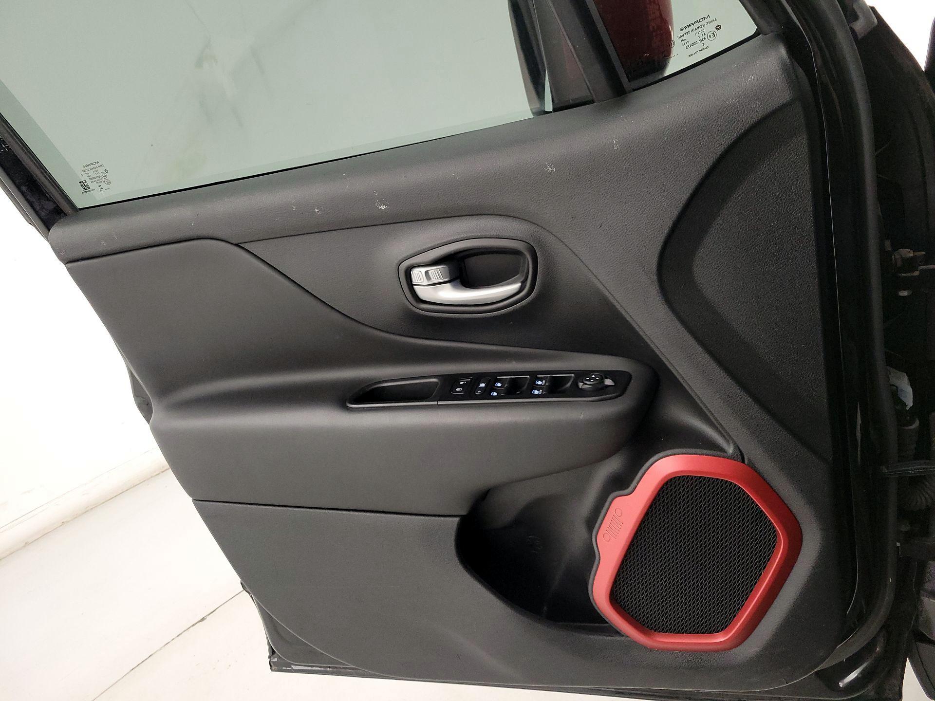 Thumbnail: 2023 Jeep Renegade - 12