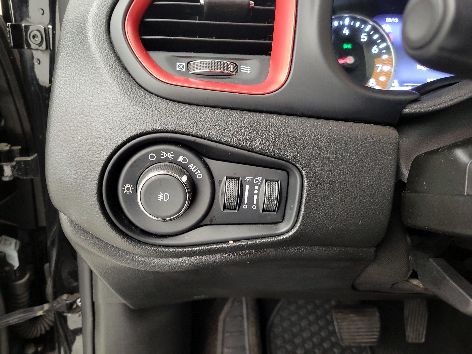 Thumbnail: 2023 Jeep Renegade - 13