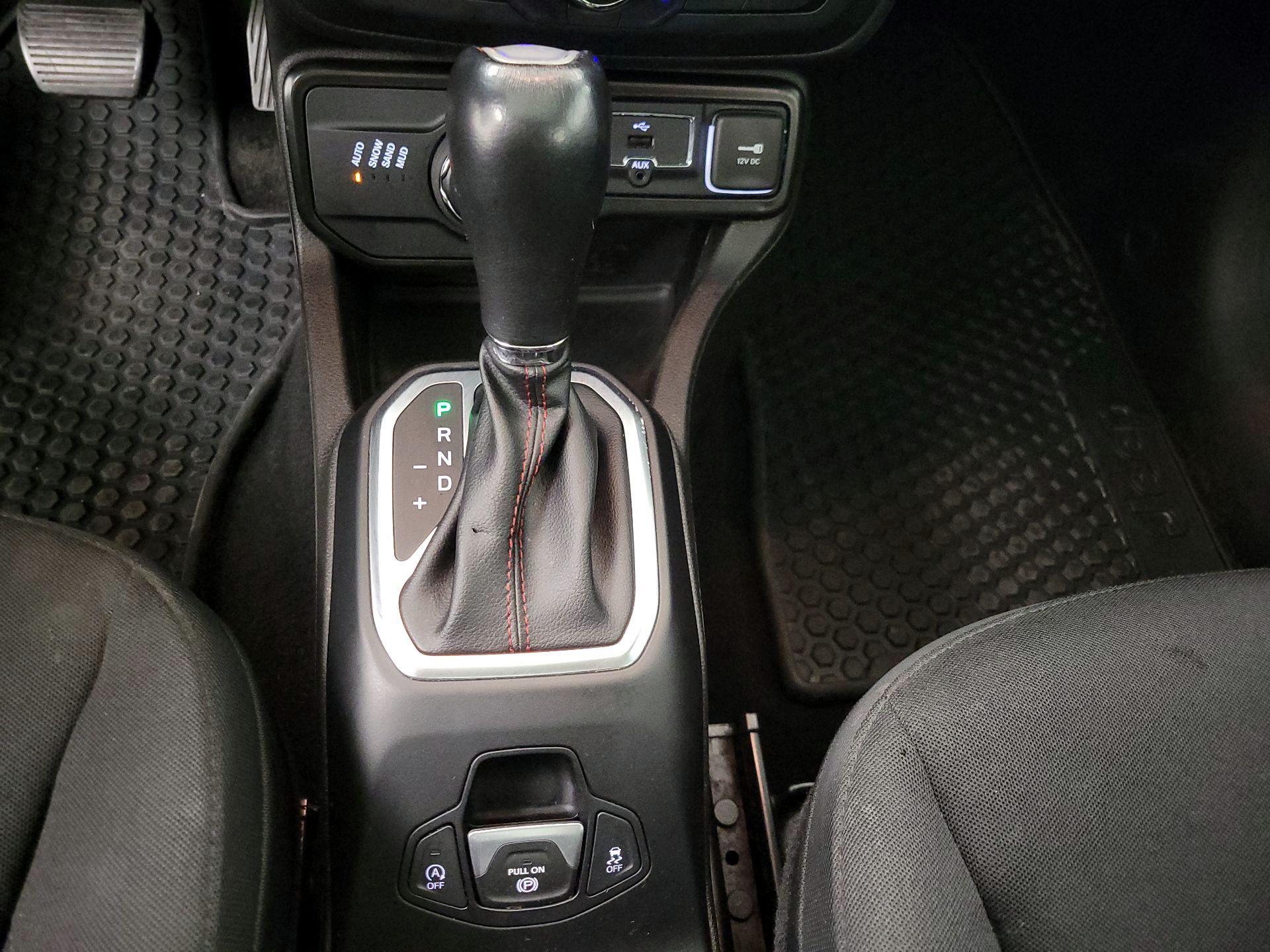 Thumbnail: 2023 Jeep Renegade - 18