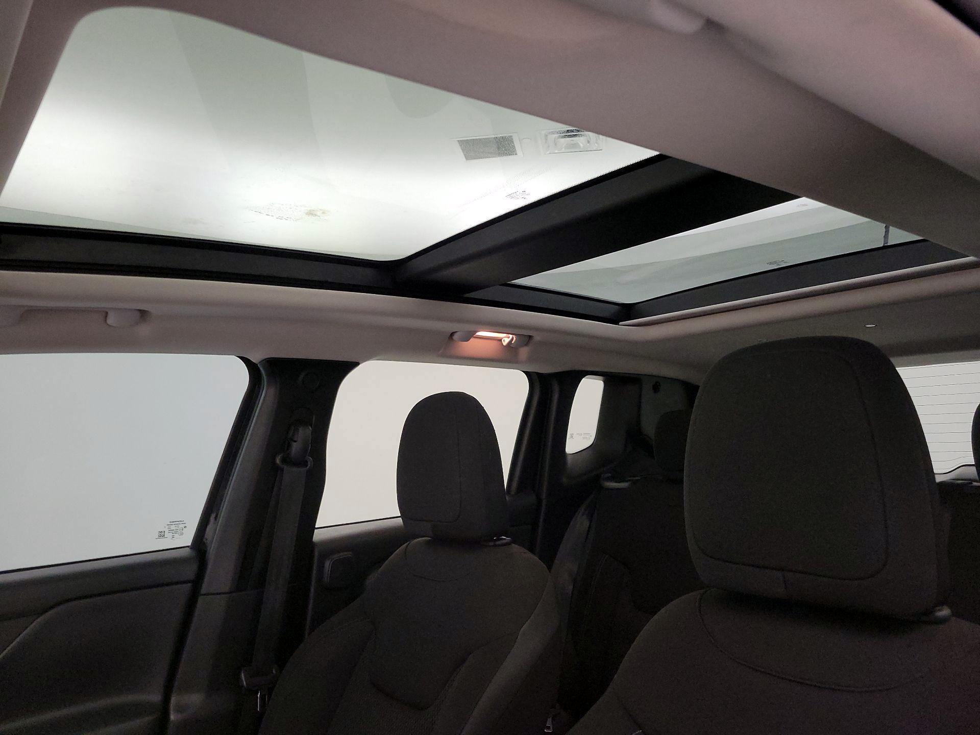 Thumbnail: 2023 Jeep Renegade - 20