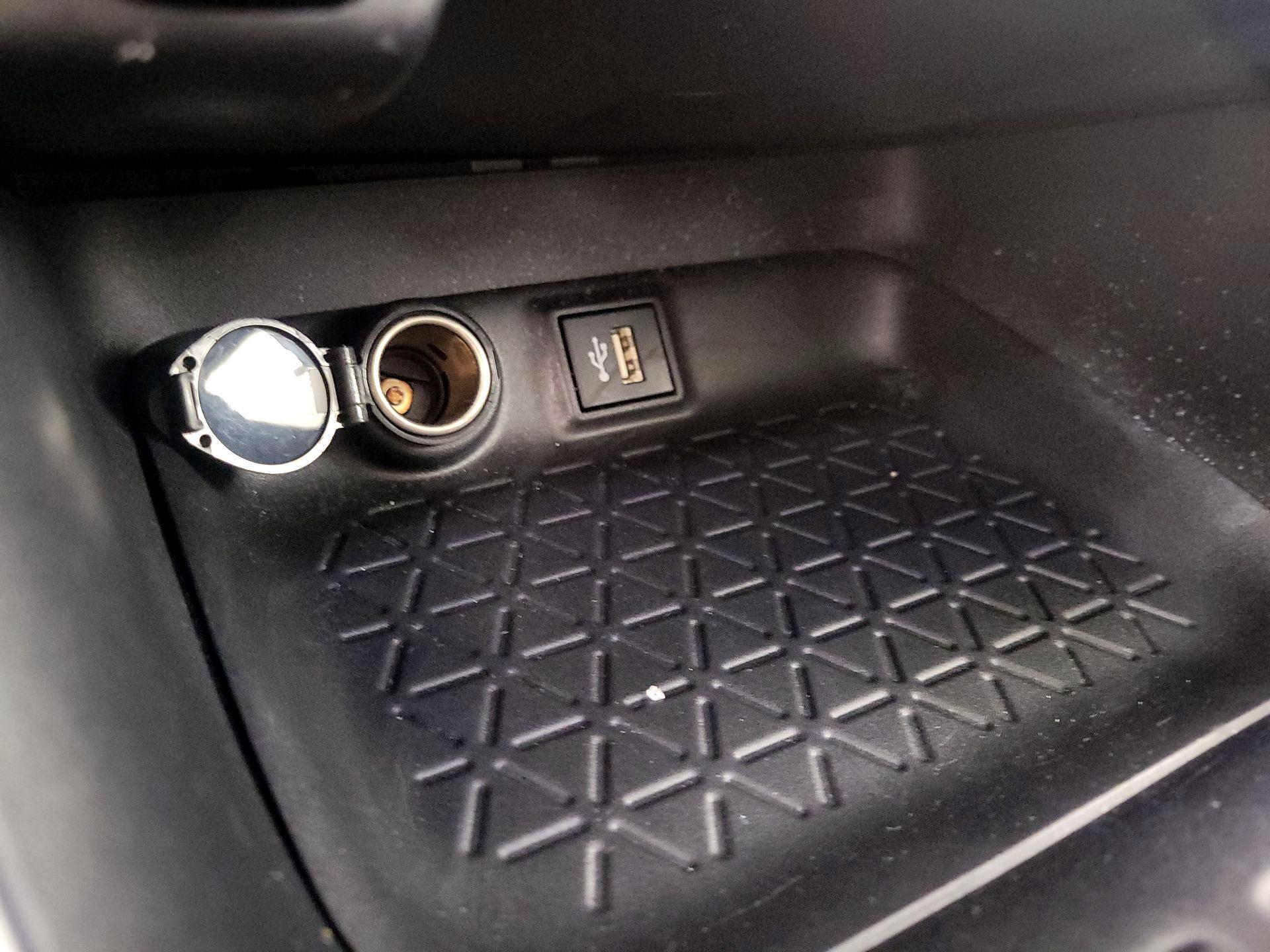 Thumbnail: 2024 Toyota RAV4 - 18