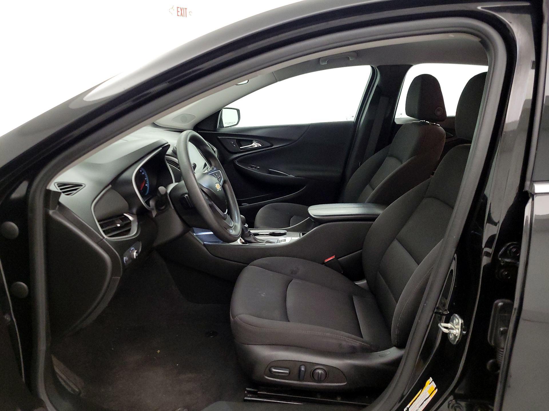 Thumbnail: 2022 Chevrolet Malibu - 11