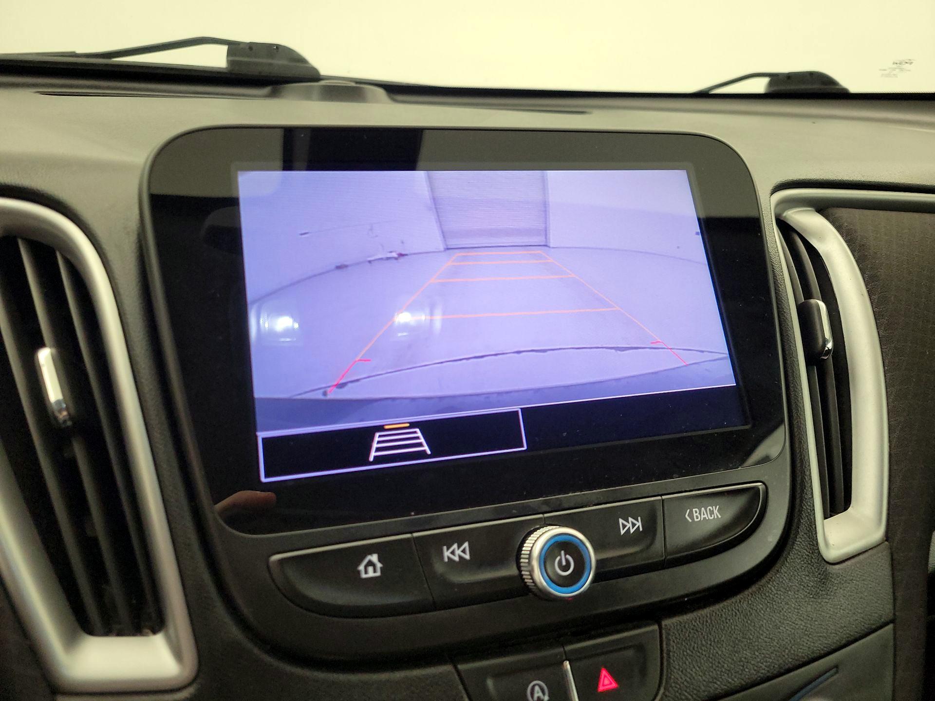 Thumbnail: 2022 Chevrolet Malibu - 14