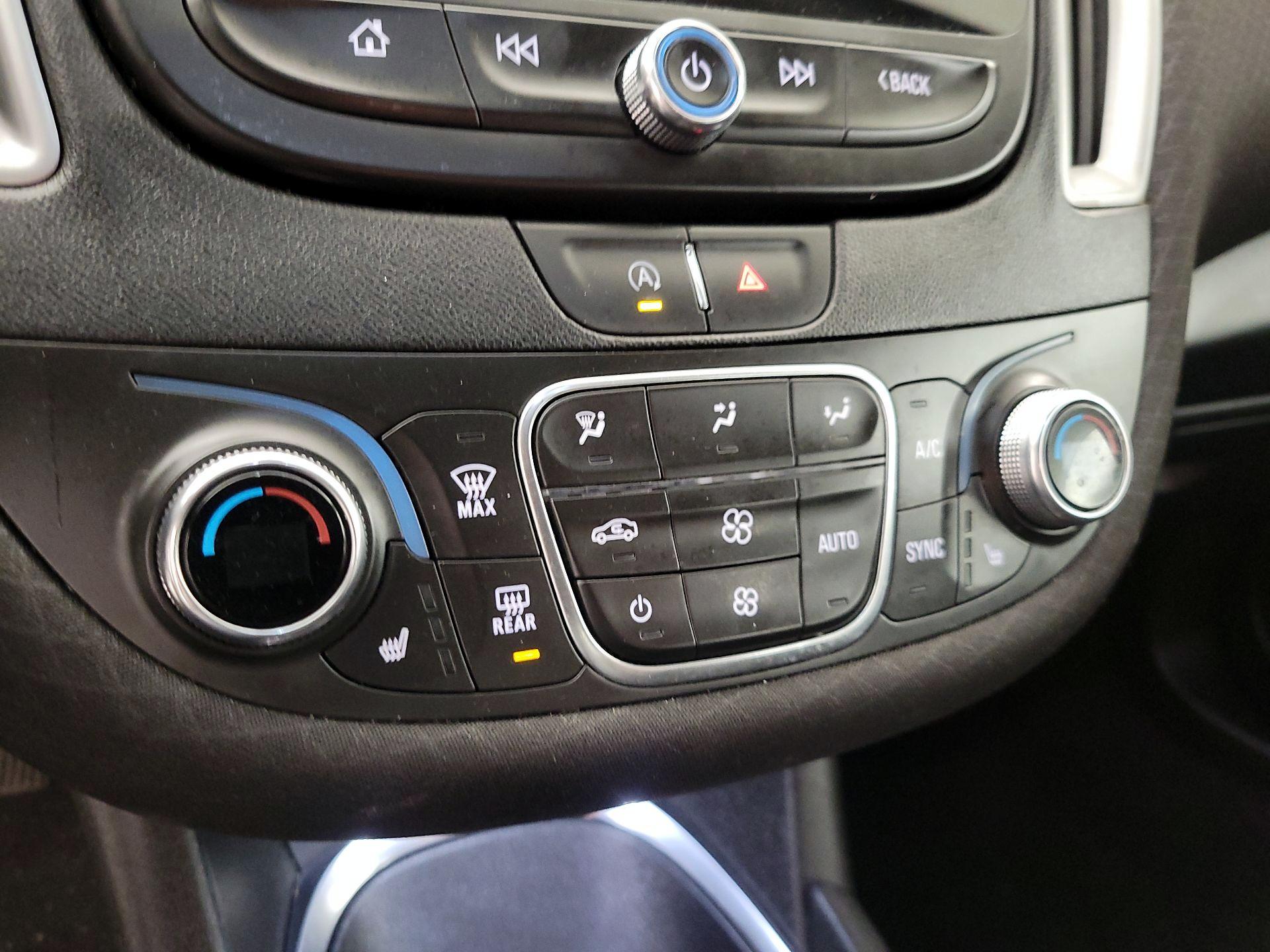 Thumbnail: 2022 Chevrolet Malibu - 16