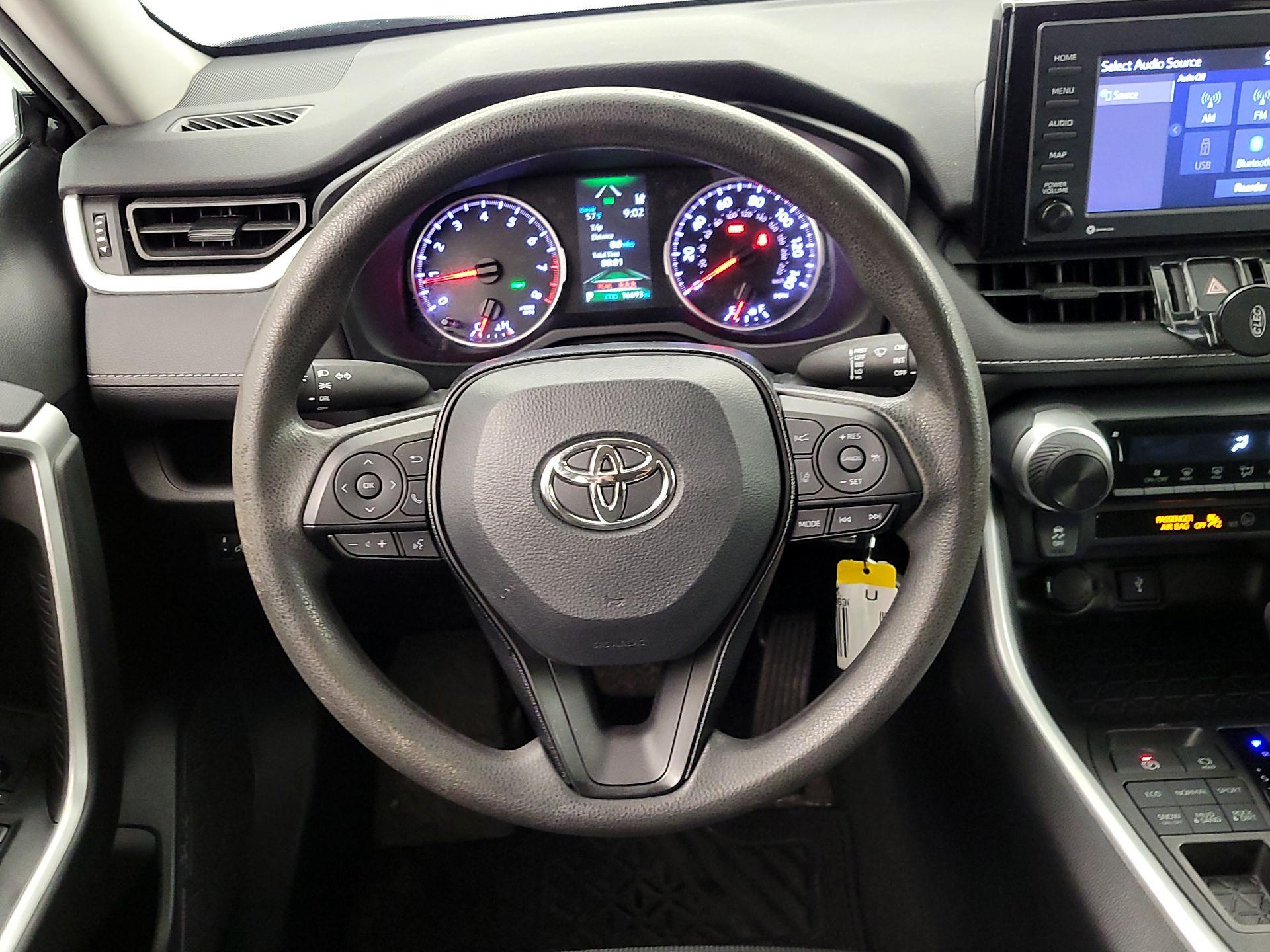 Thumbnail: 2021 Toyota RAV4 - 10