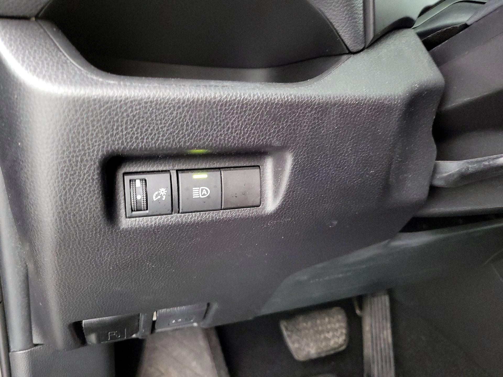 Thumbnail: 2021 Toyota RAV4 - 13