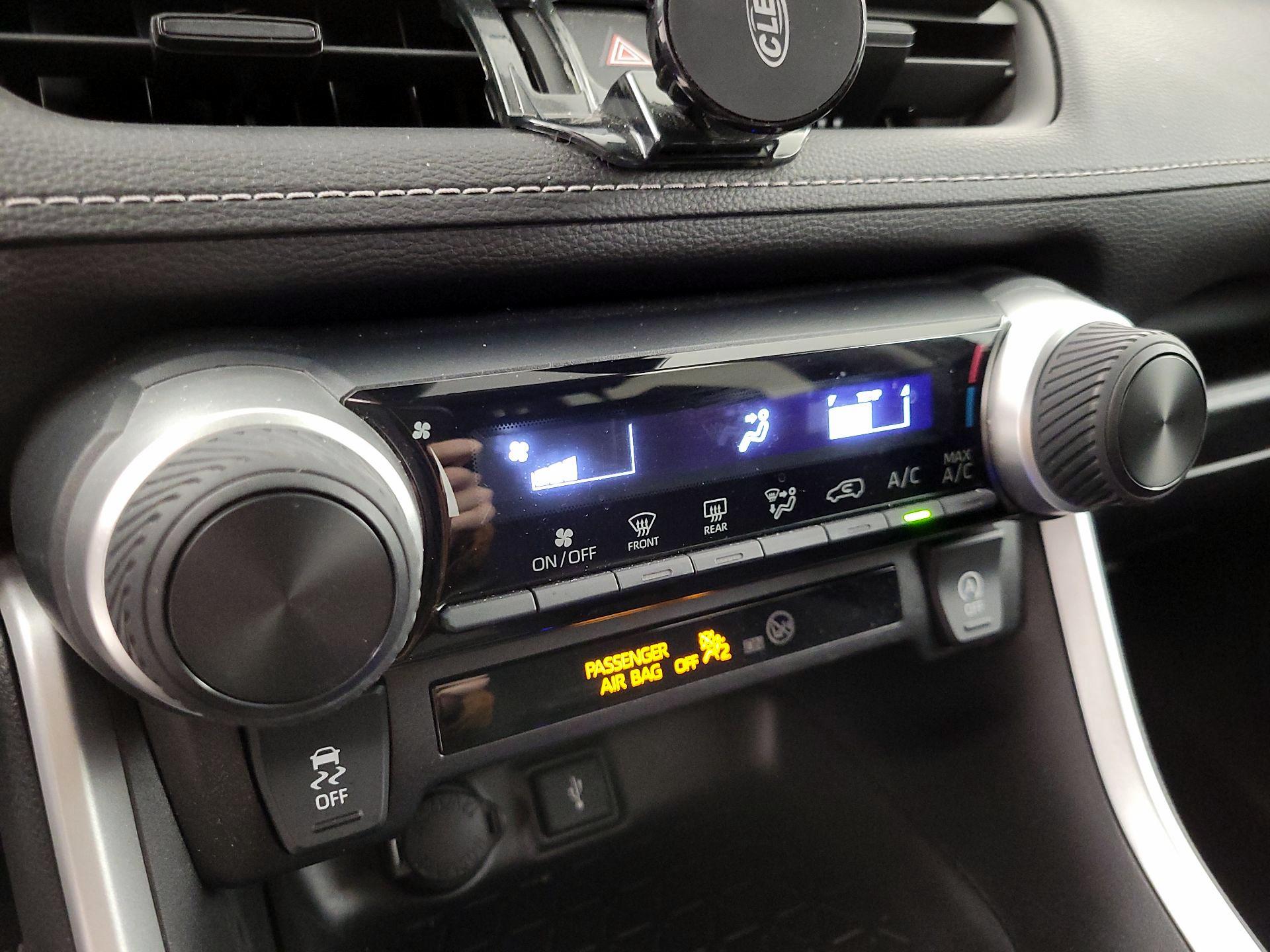 Thumbnail: 2021 Toyota RAV4 - 15