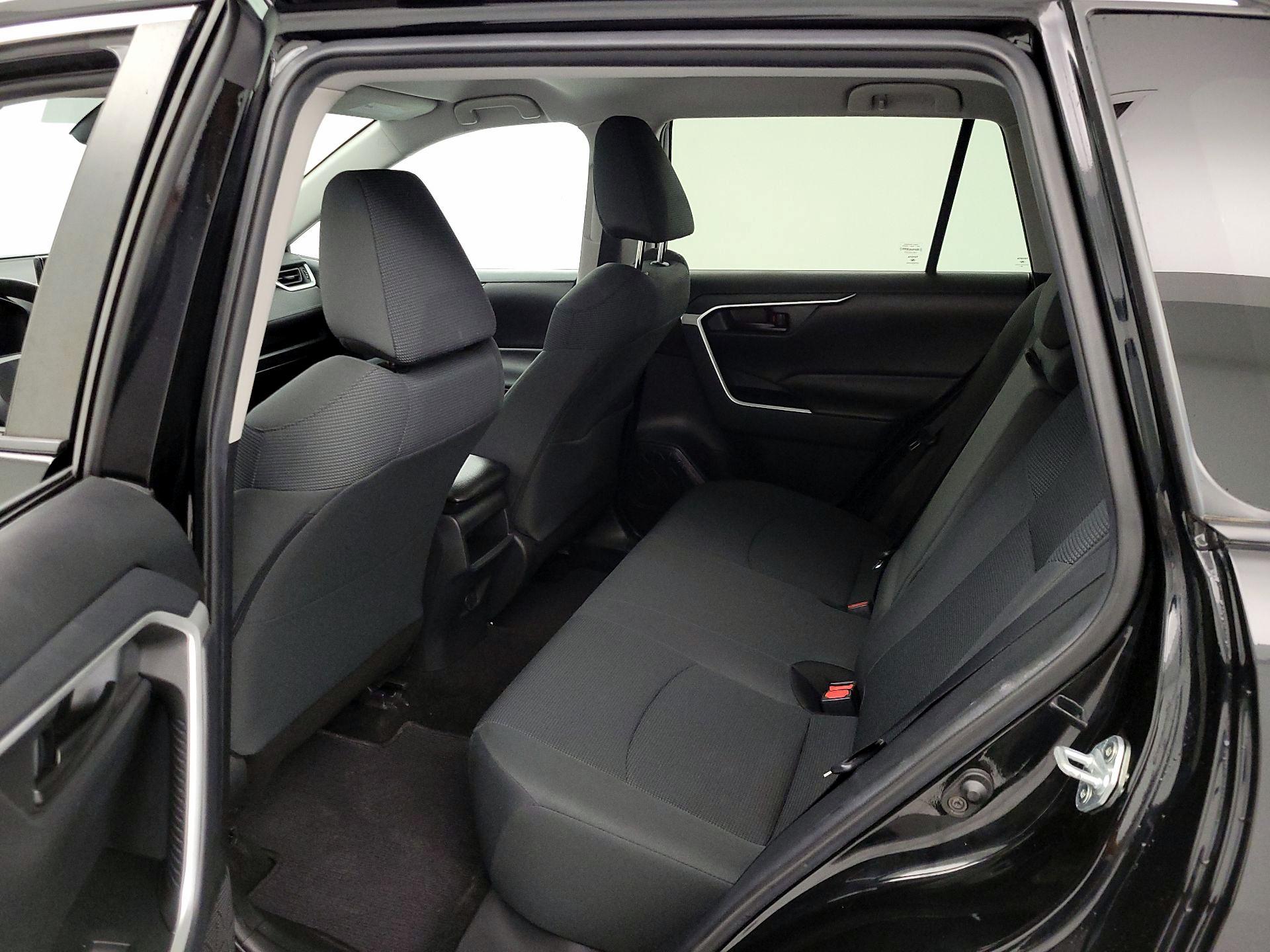 Thumbnail: 2021 Toyota RAV4 - 18