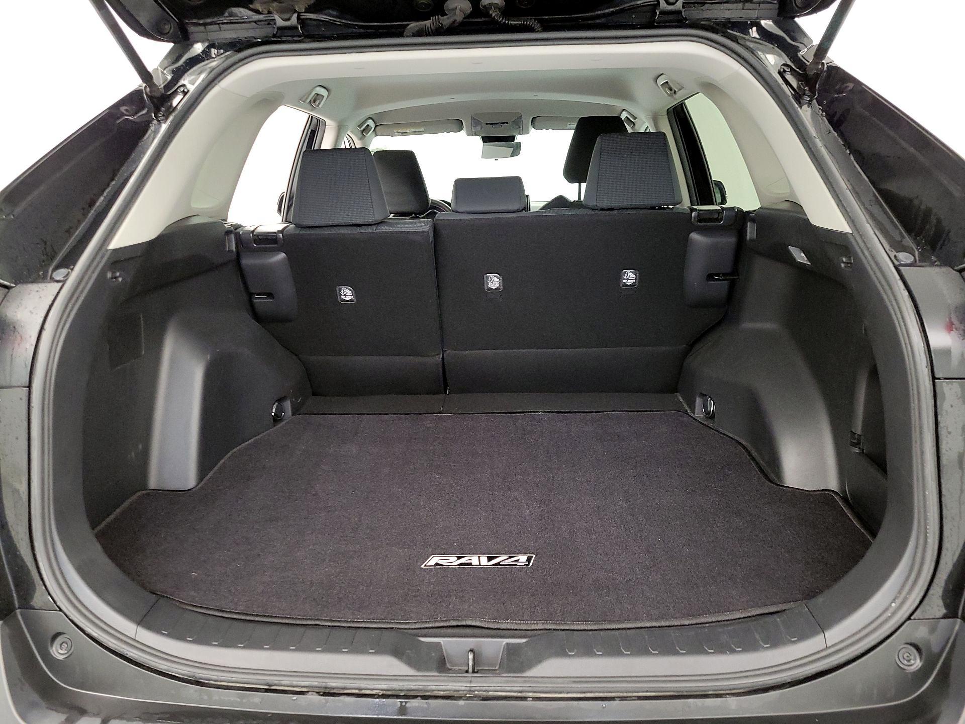 Thumbnail: 2021 Toyota RAV4 - 19