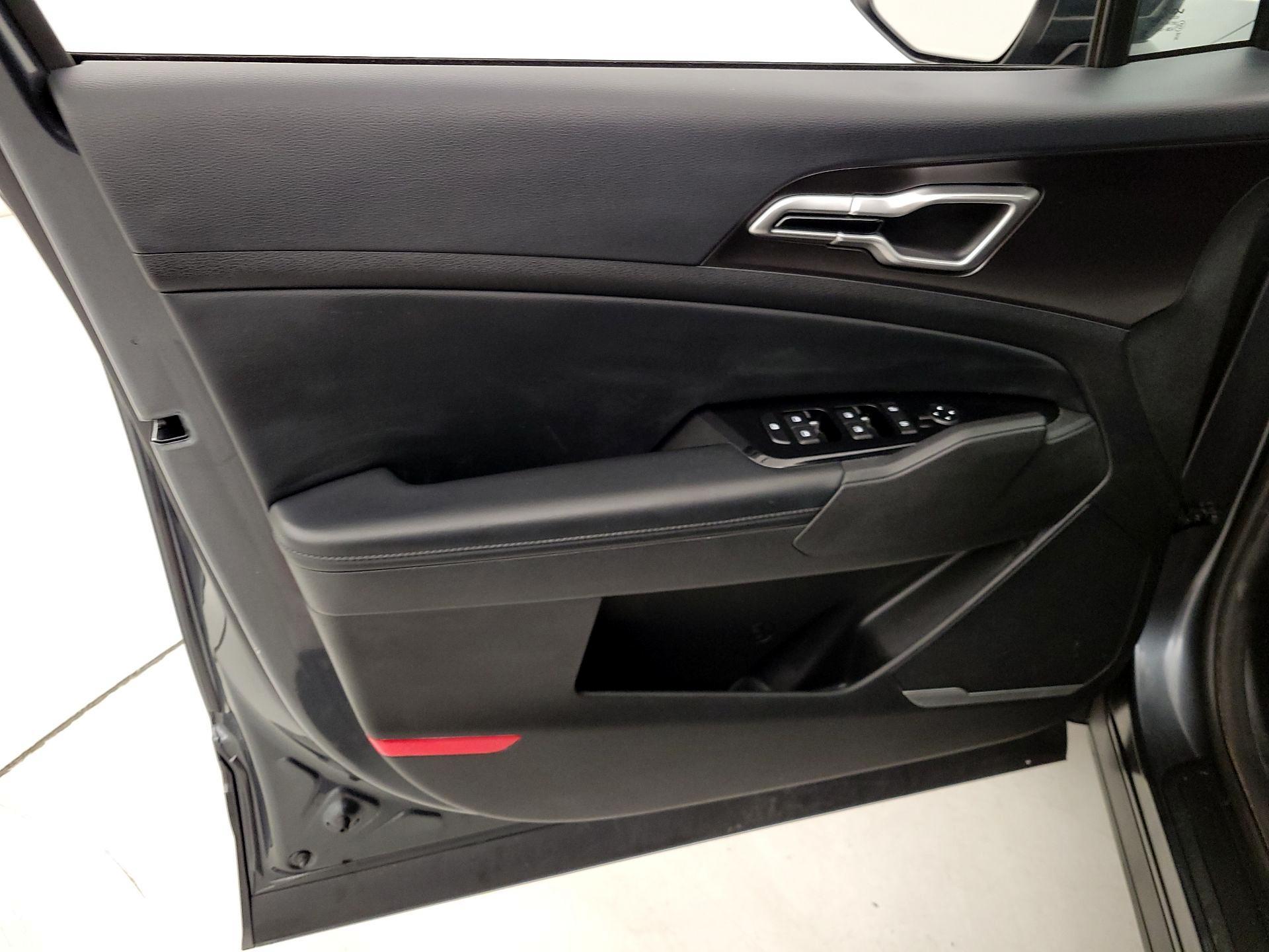 Thumbnail: 2023 Kia Sportage - 12