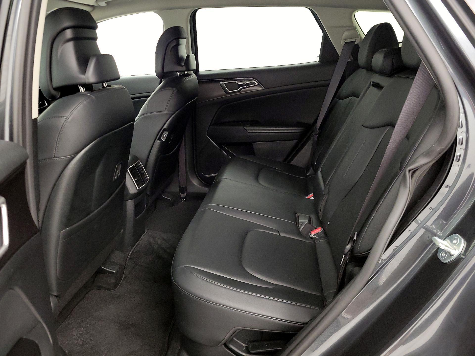 Thumbnail: 2023 Kia Sportage - 20