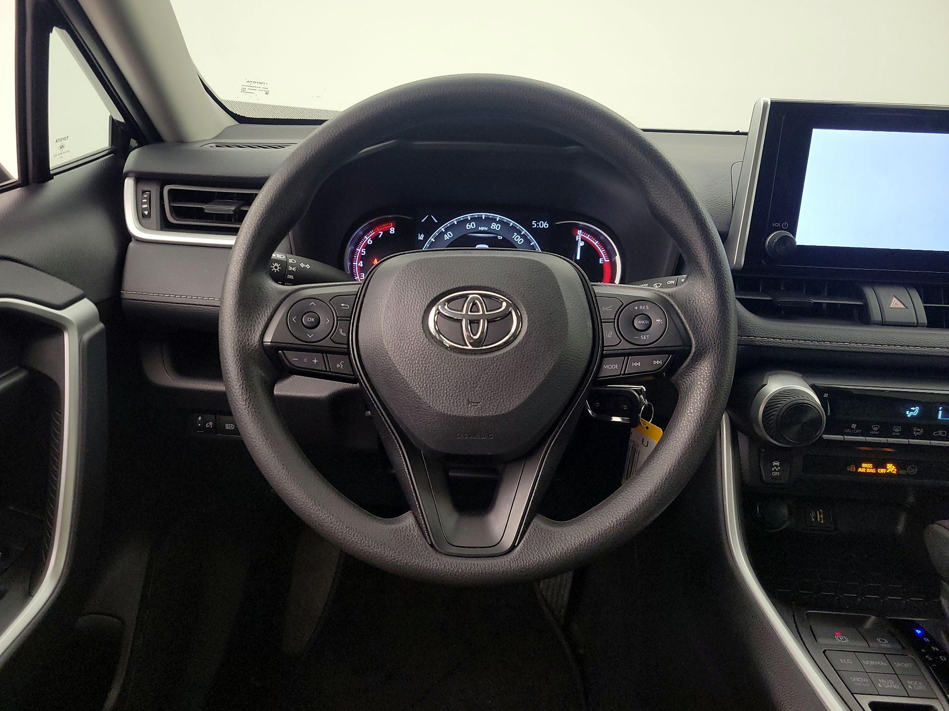 Thumbnail: 2025 Toyota RAV4 - 10